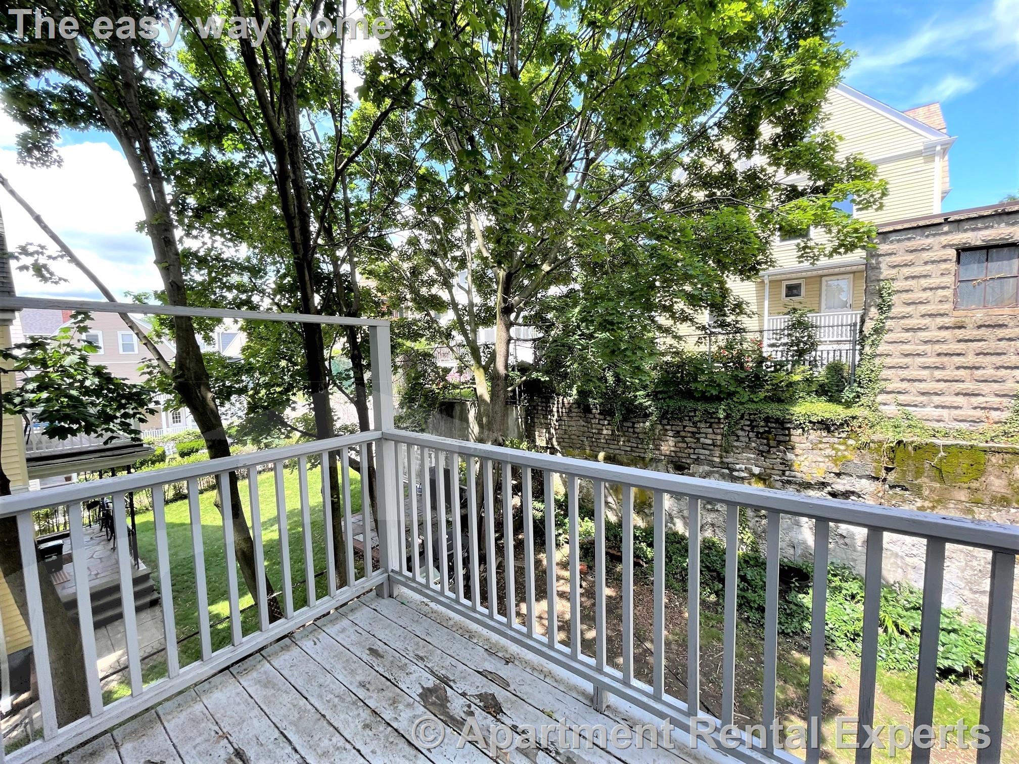 43 Whitman St, Davis Square