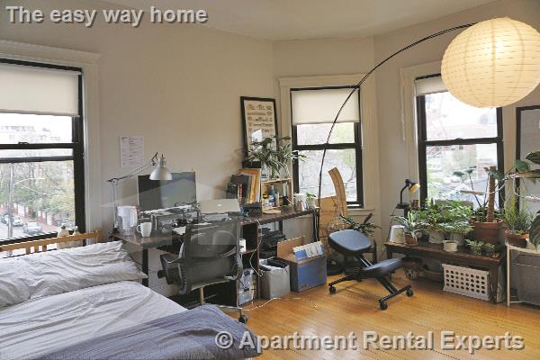 19 Pleasant St, Central Square