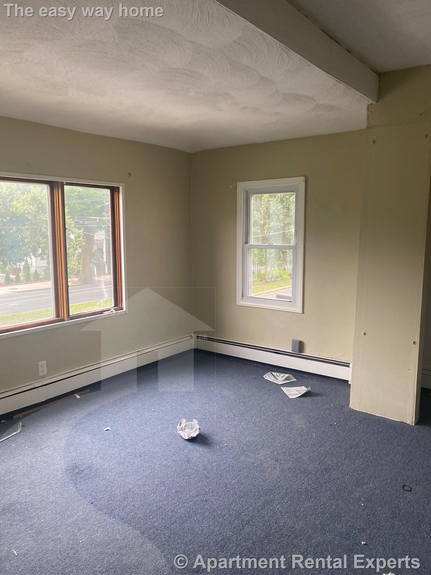 35-37 Aberdeen Ave, Fresh Pond