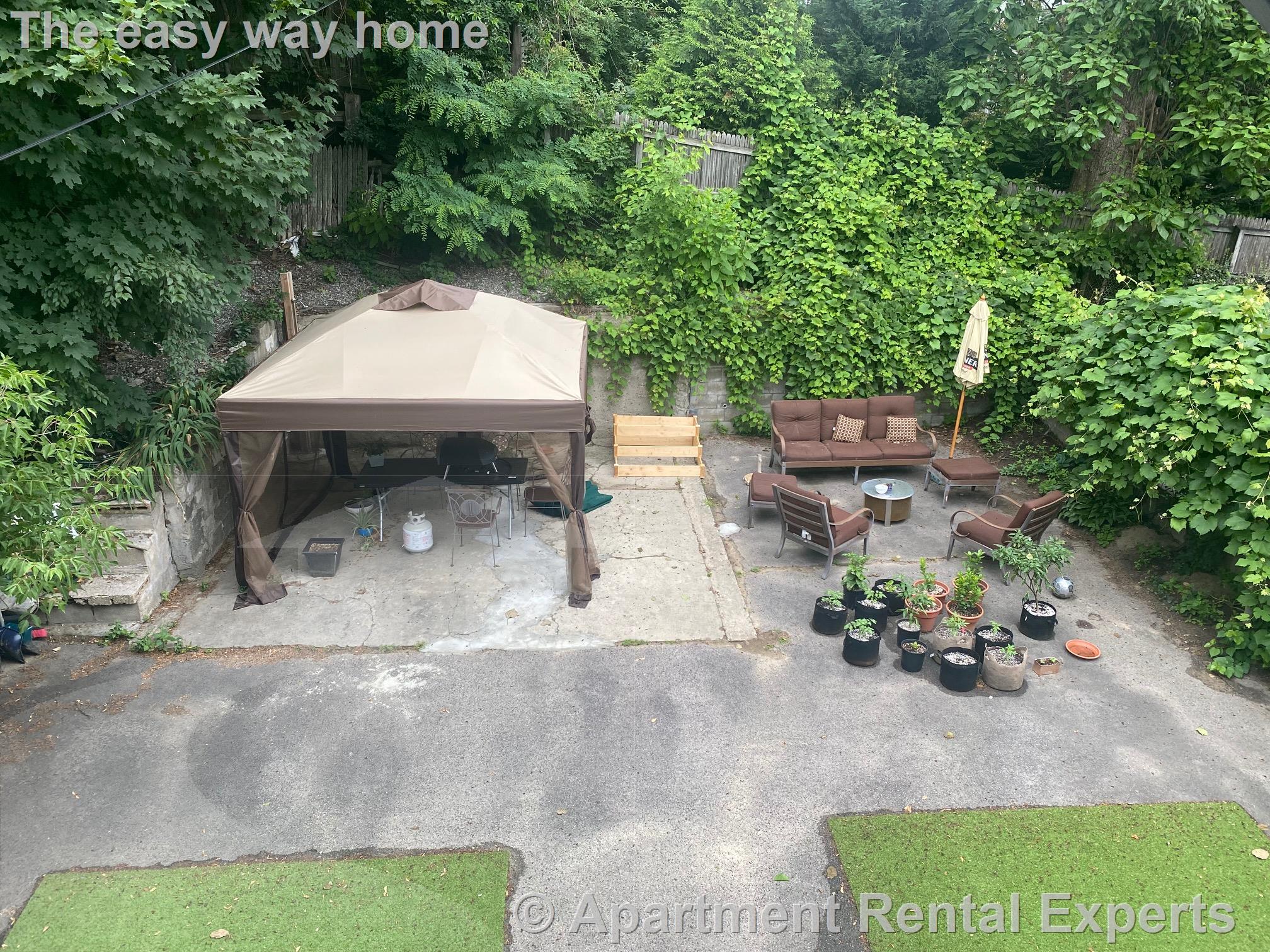 35-37 Aberdeen Ave, Fresh Pond