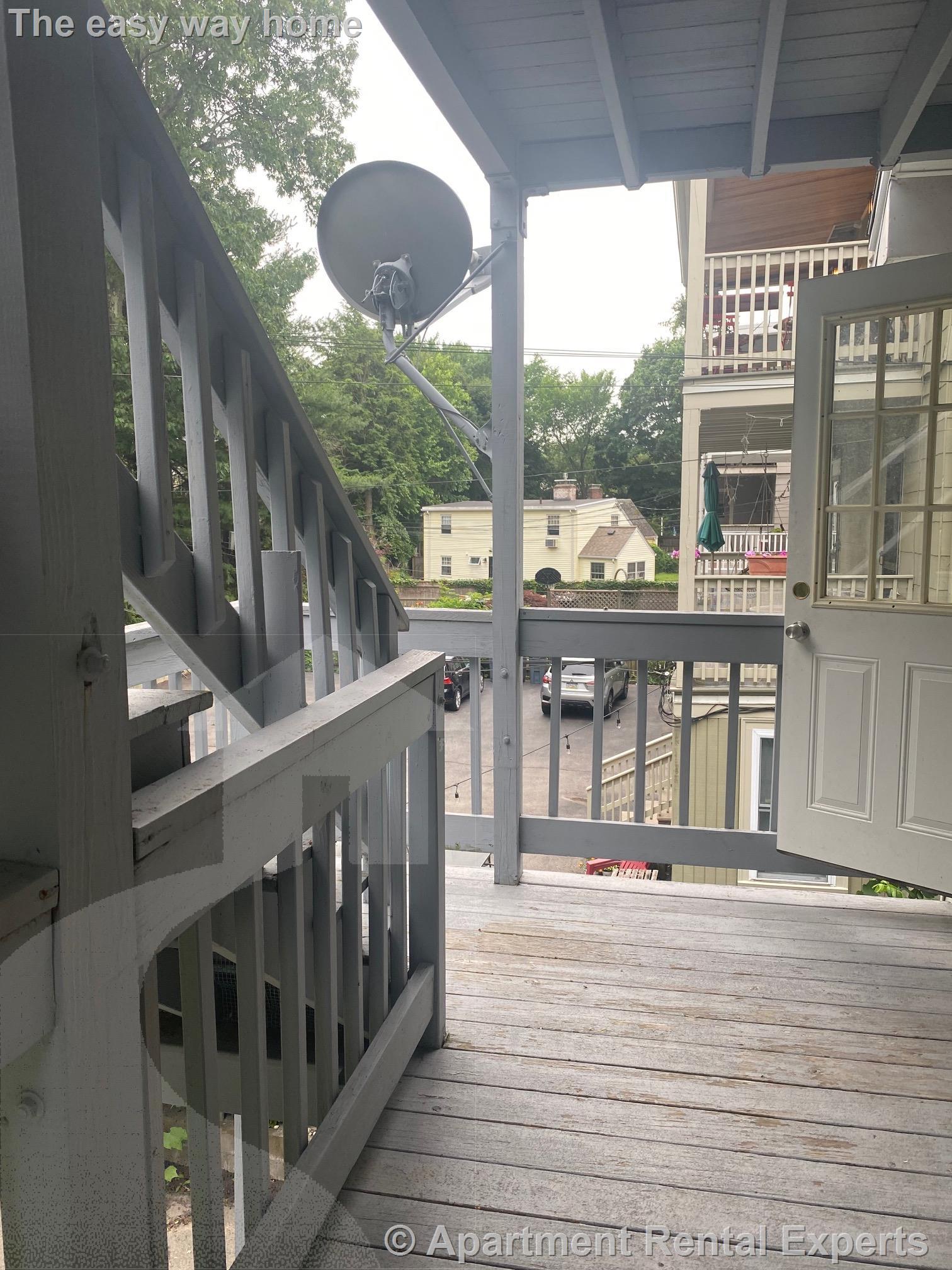 35-37 Aberdeen Ave, Fresh Pond