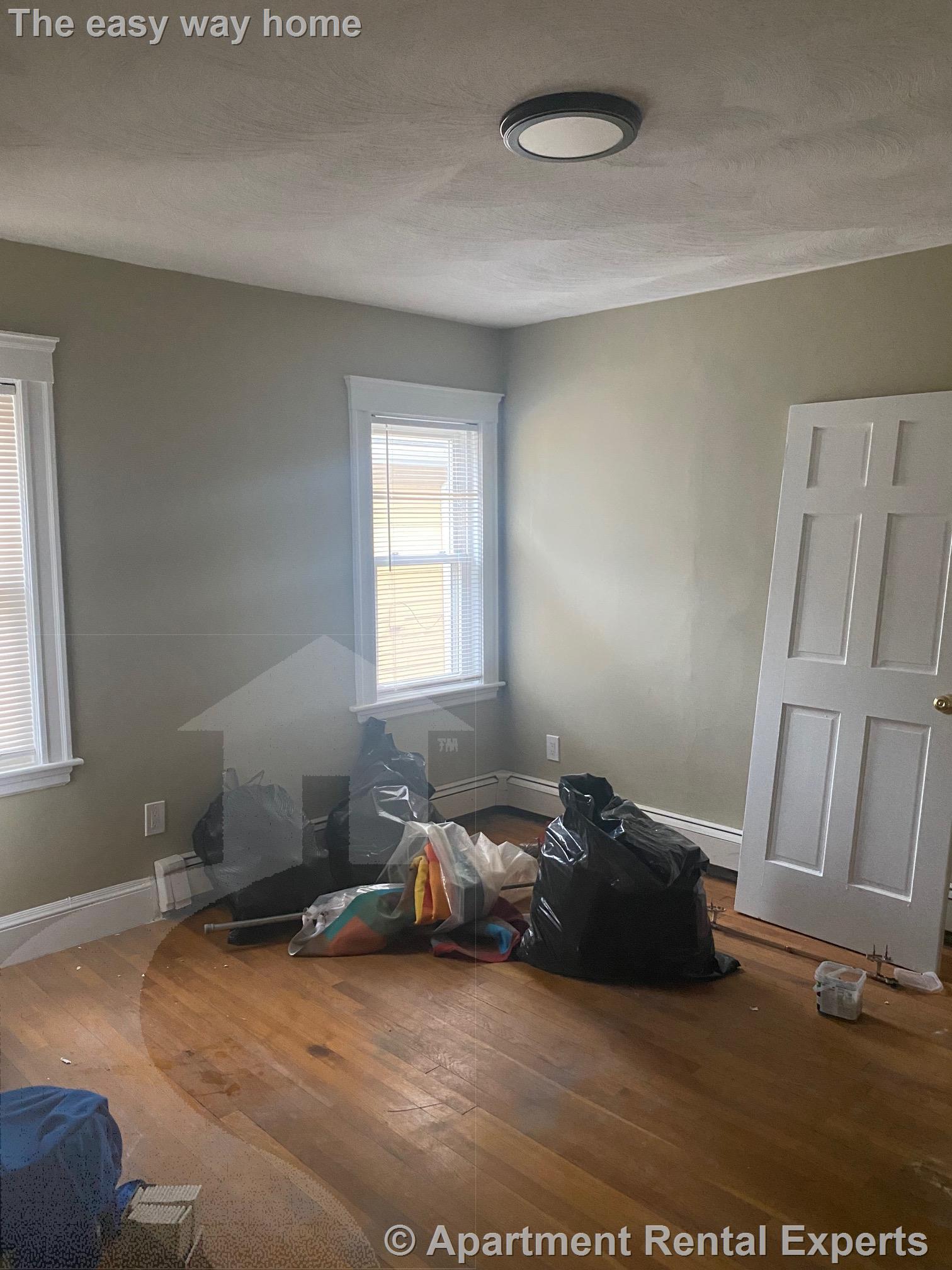 35-37 Aberdeen Ave, Fresh Pond