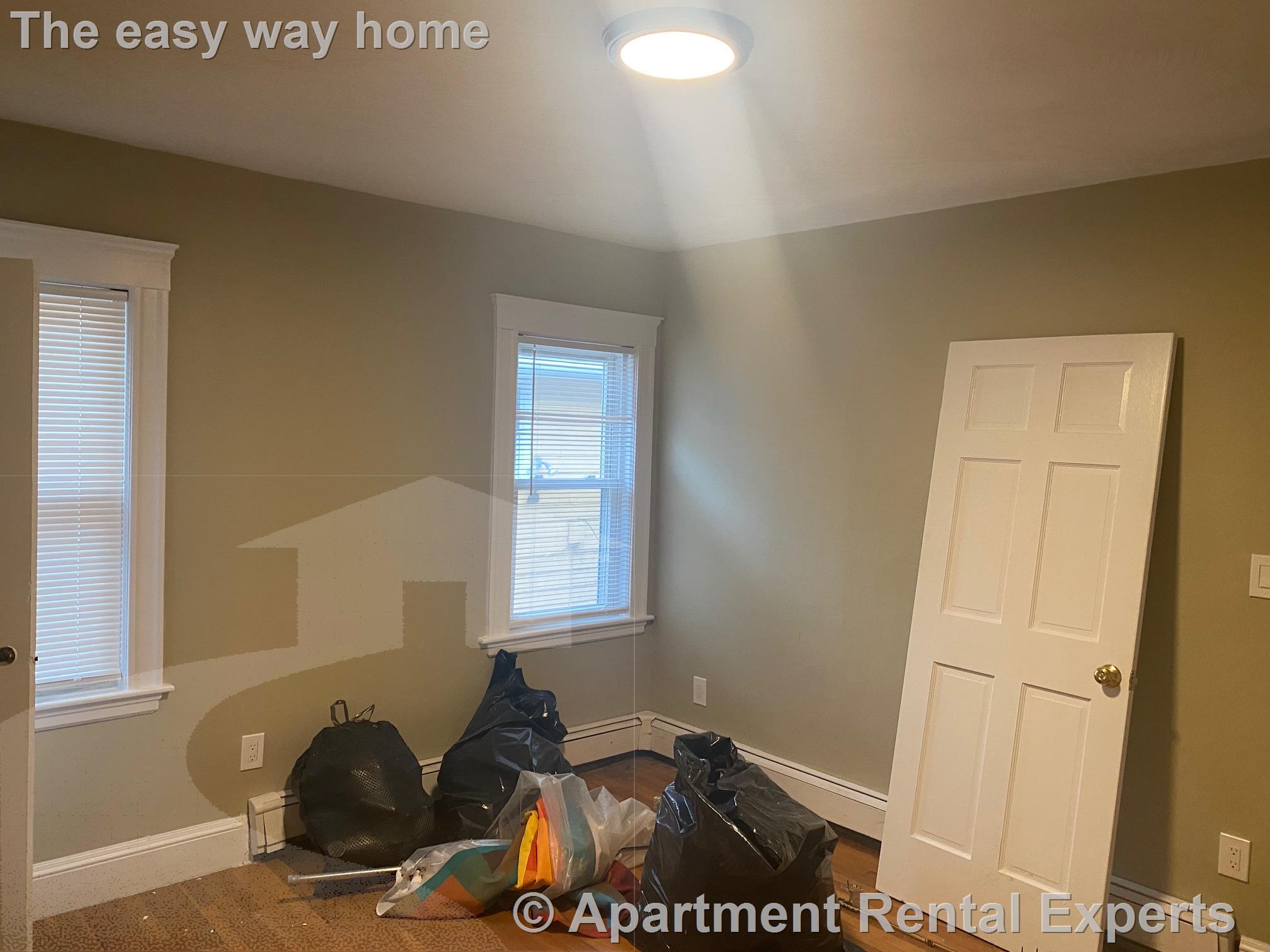 35-37 Aberdeen Ave, Fresh Pond