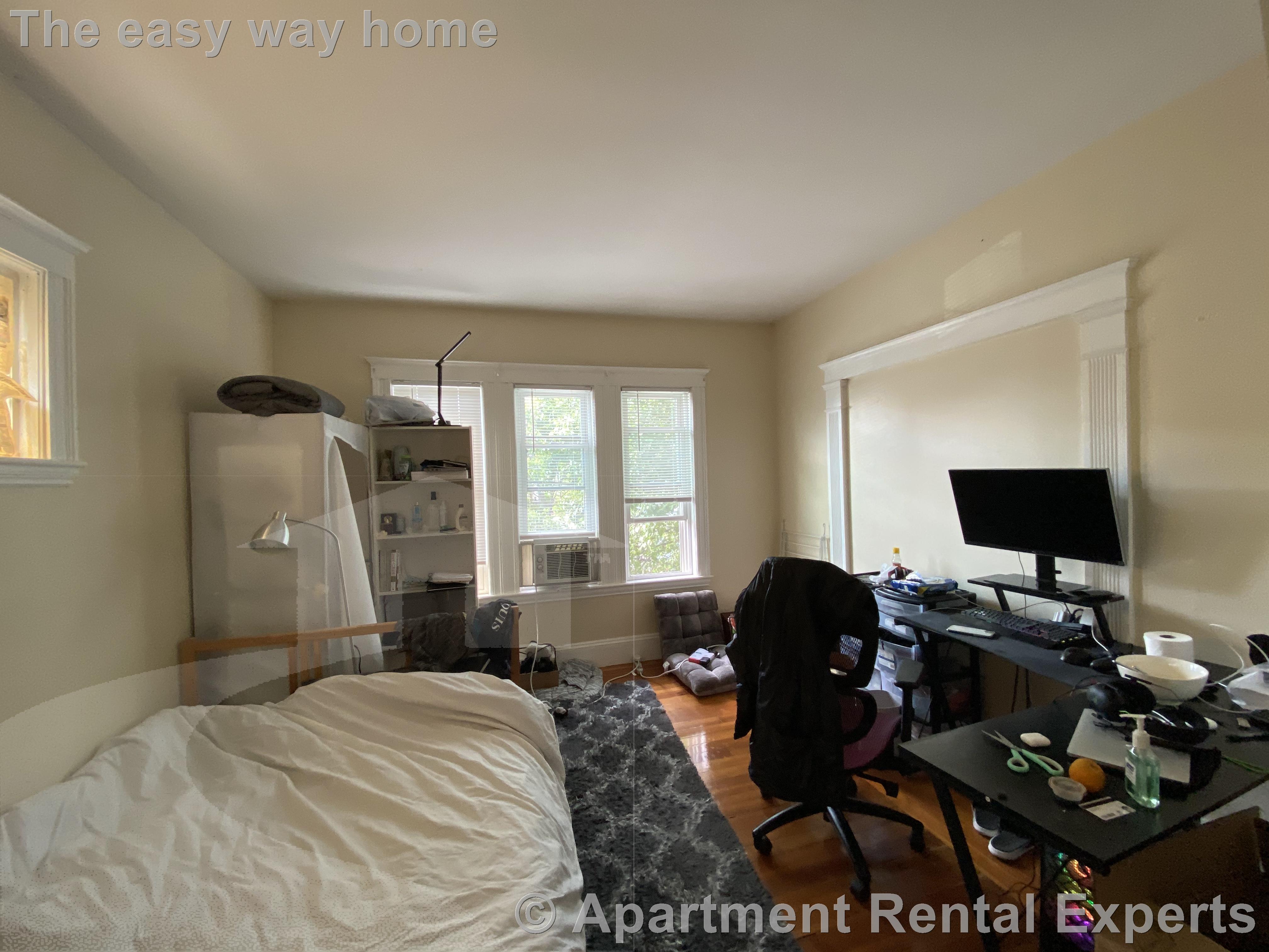 270 Harvard St, Tufts