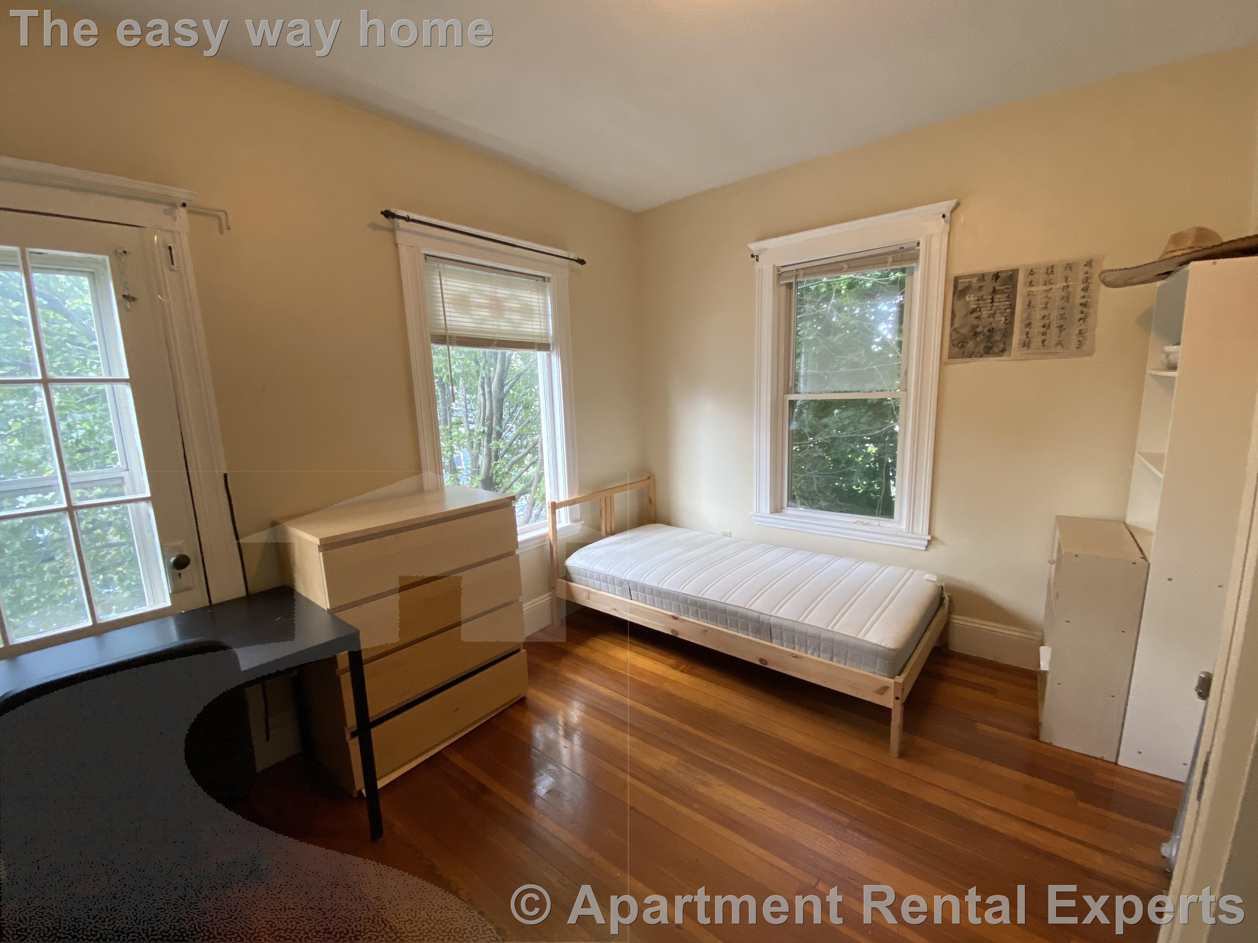 270 Harvard St, Tufts