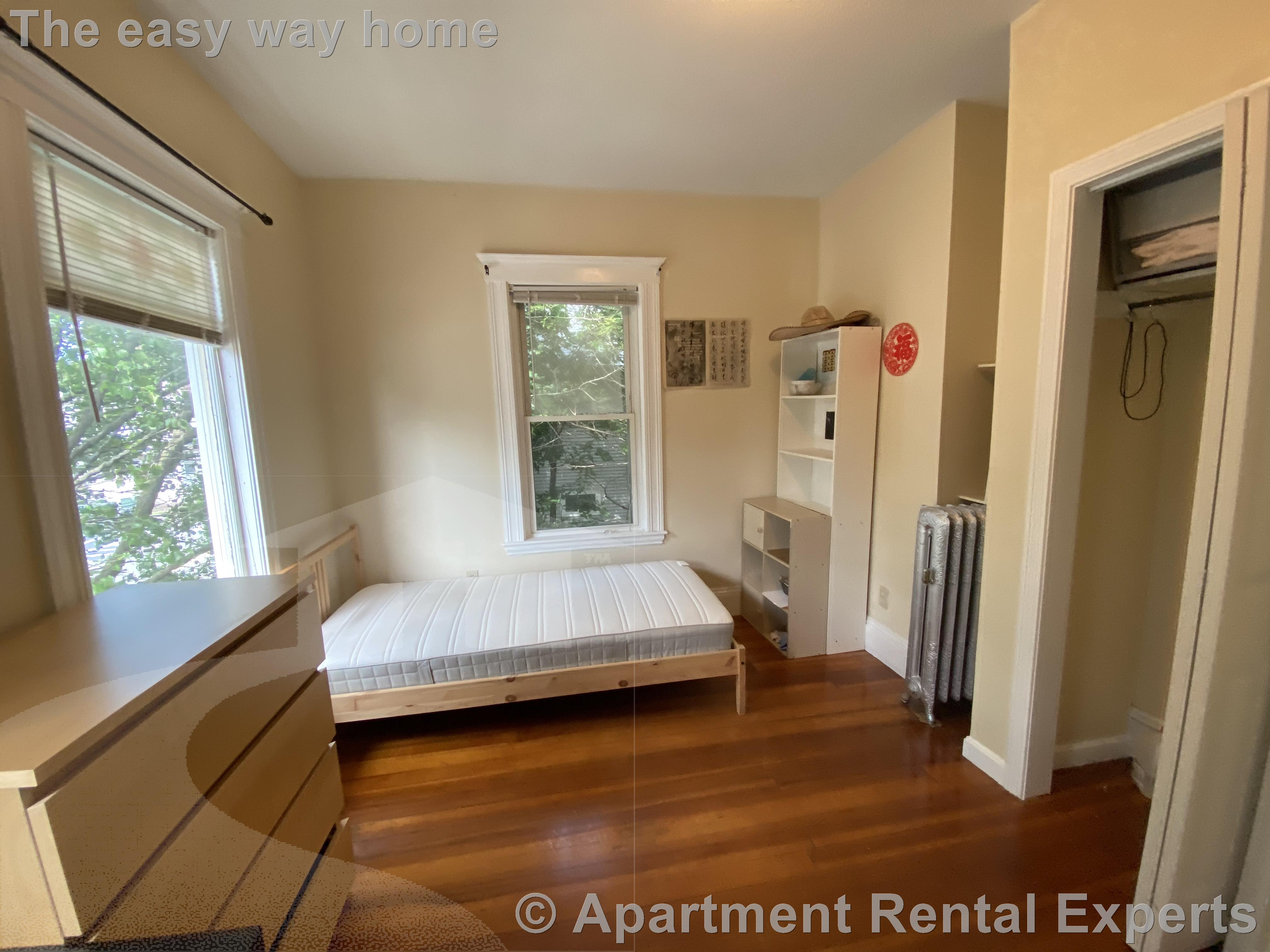 270 Harvard St, Tufts