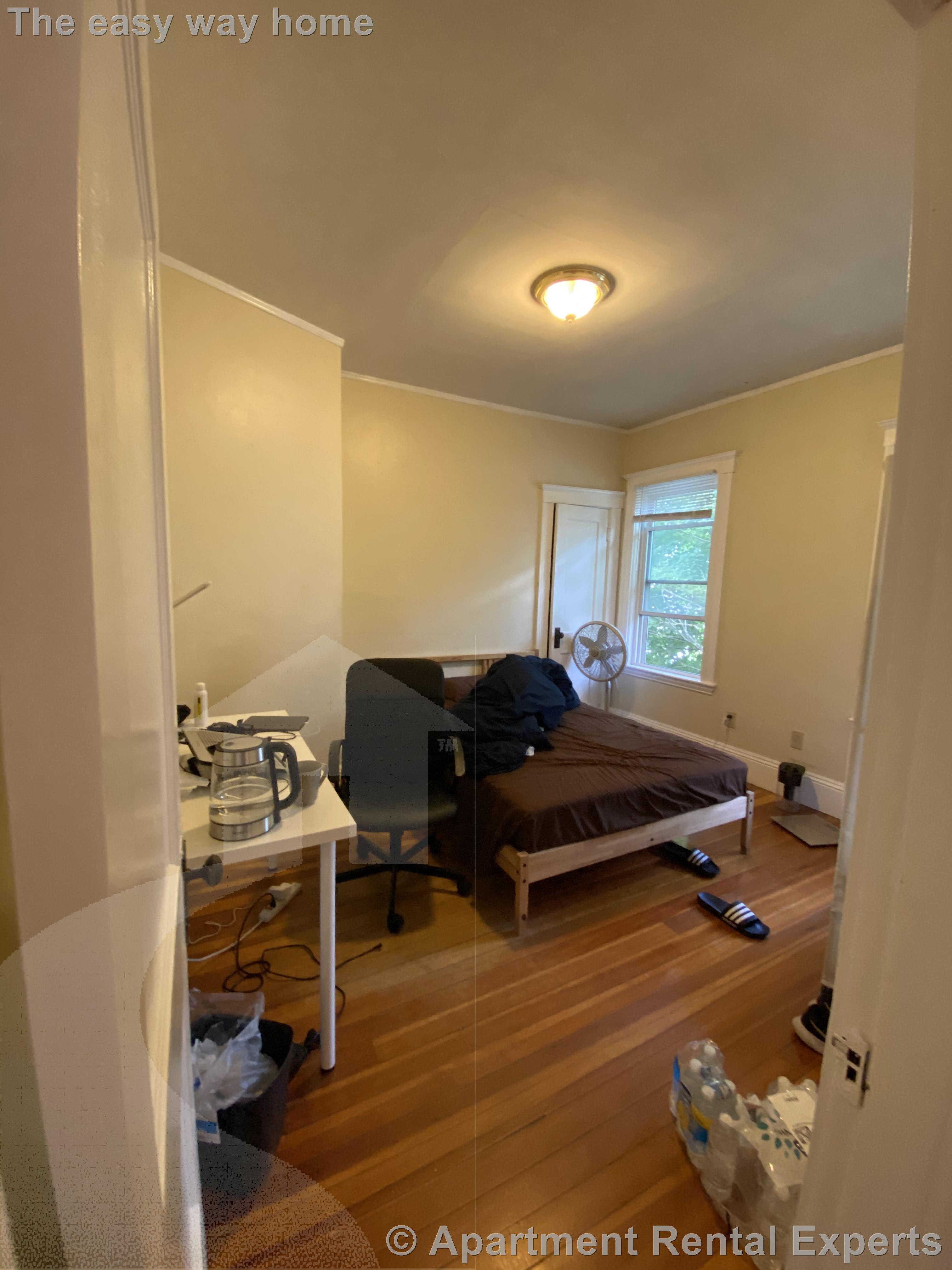 270 Harvard St, Tufts