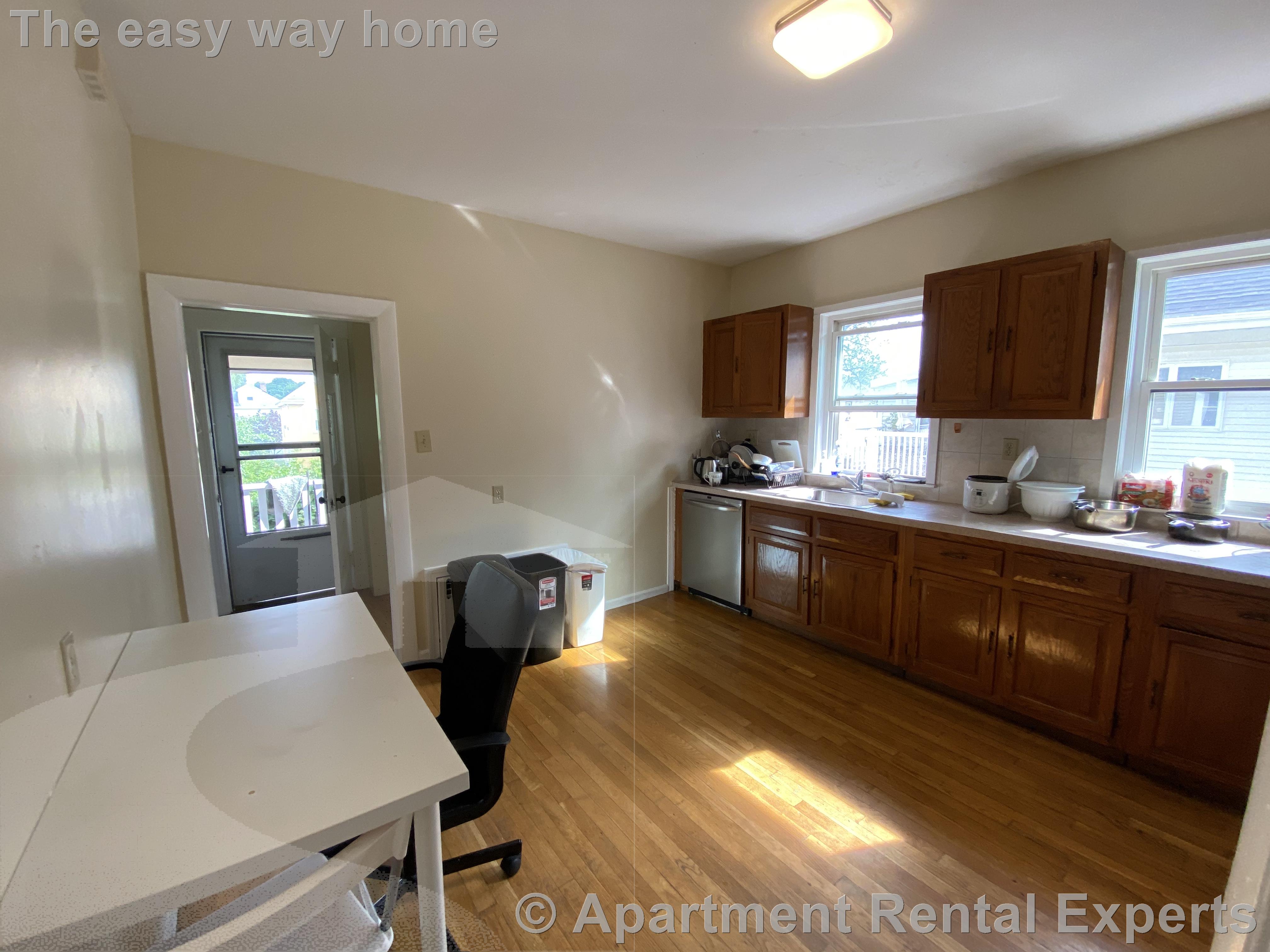 270 Harvard St, Tufts