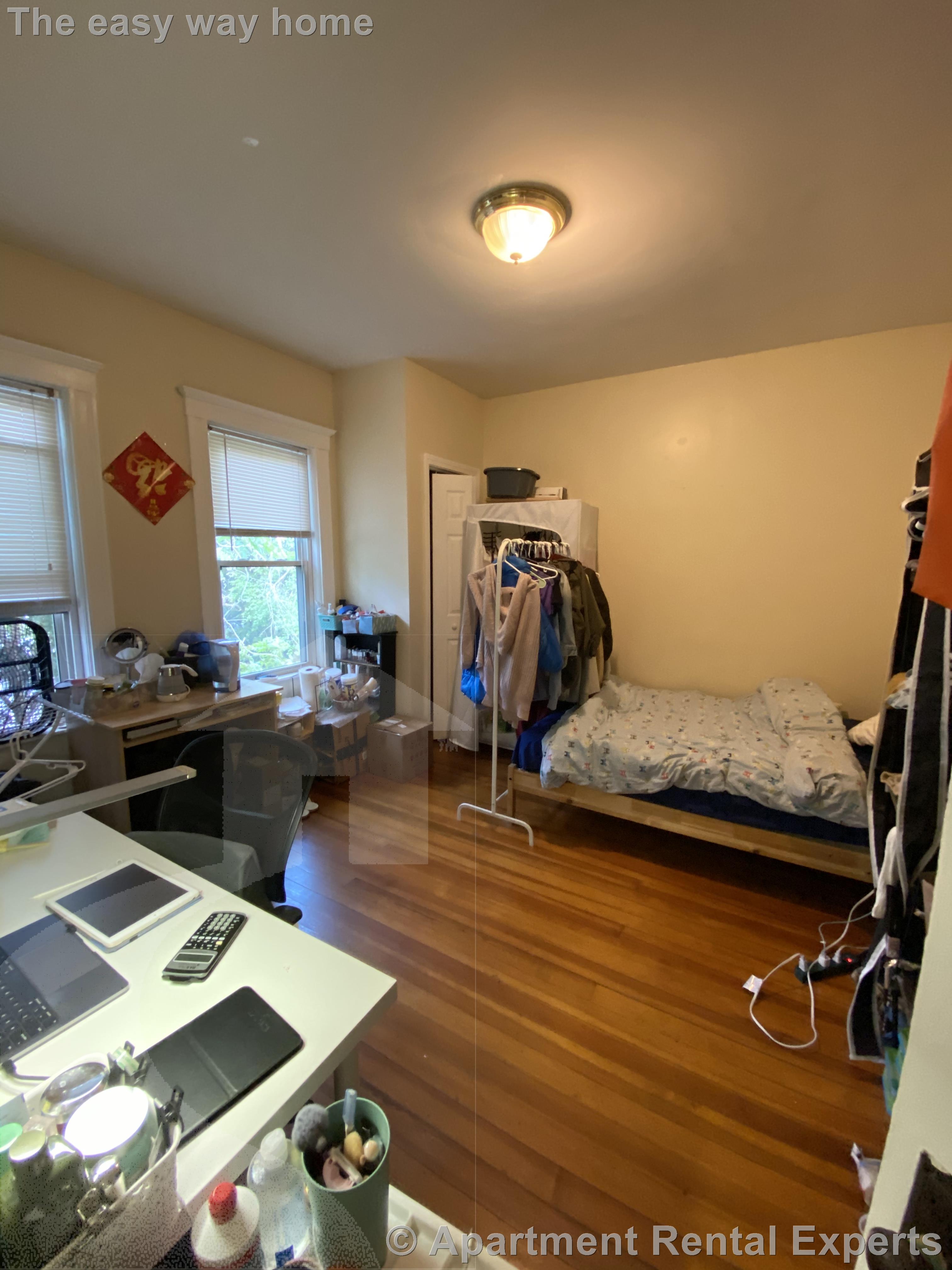 270 Harvard St, Tufts