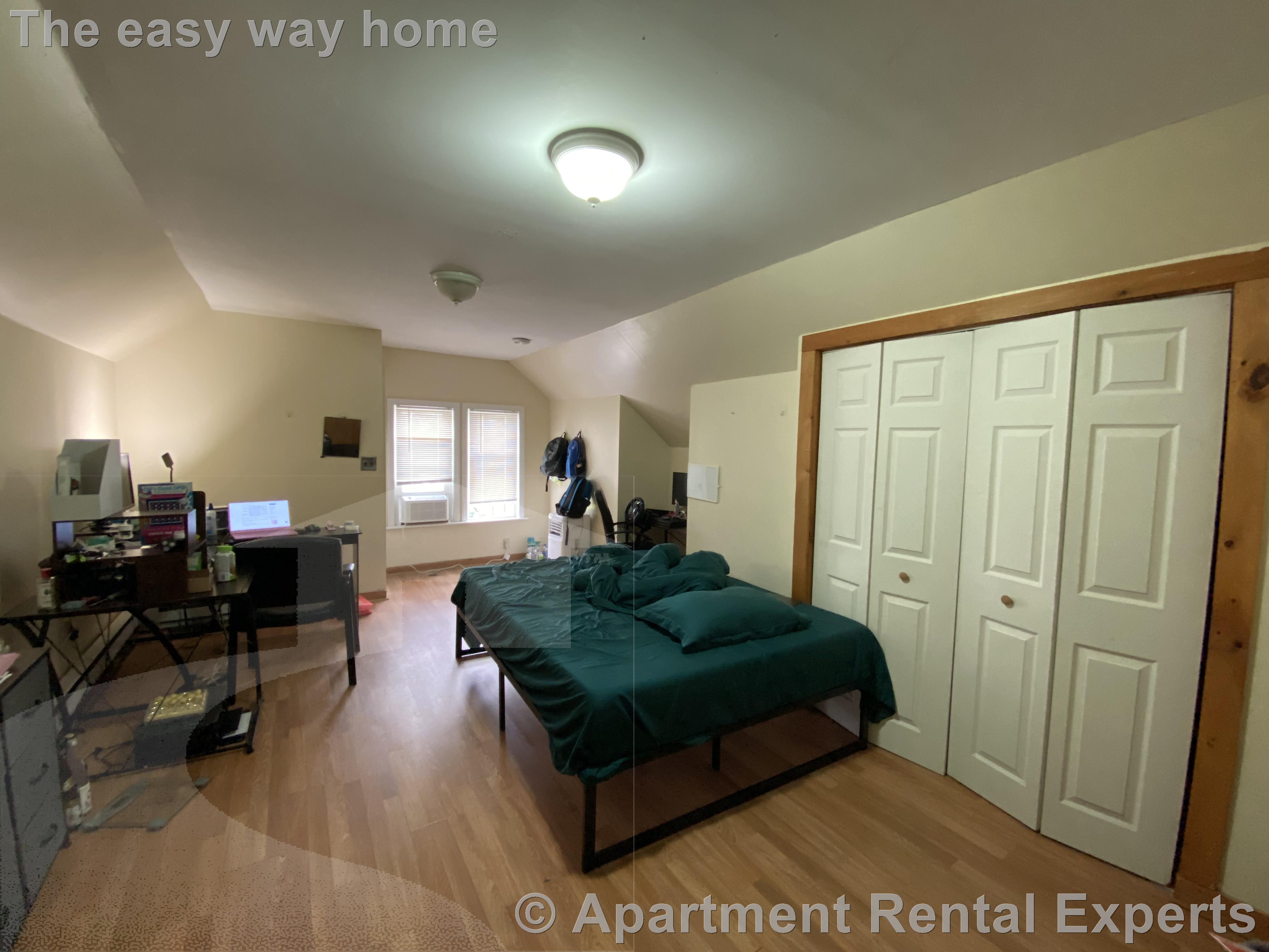 270 Harvard St, Tufts