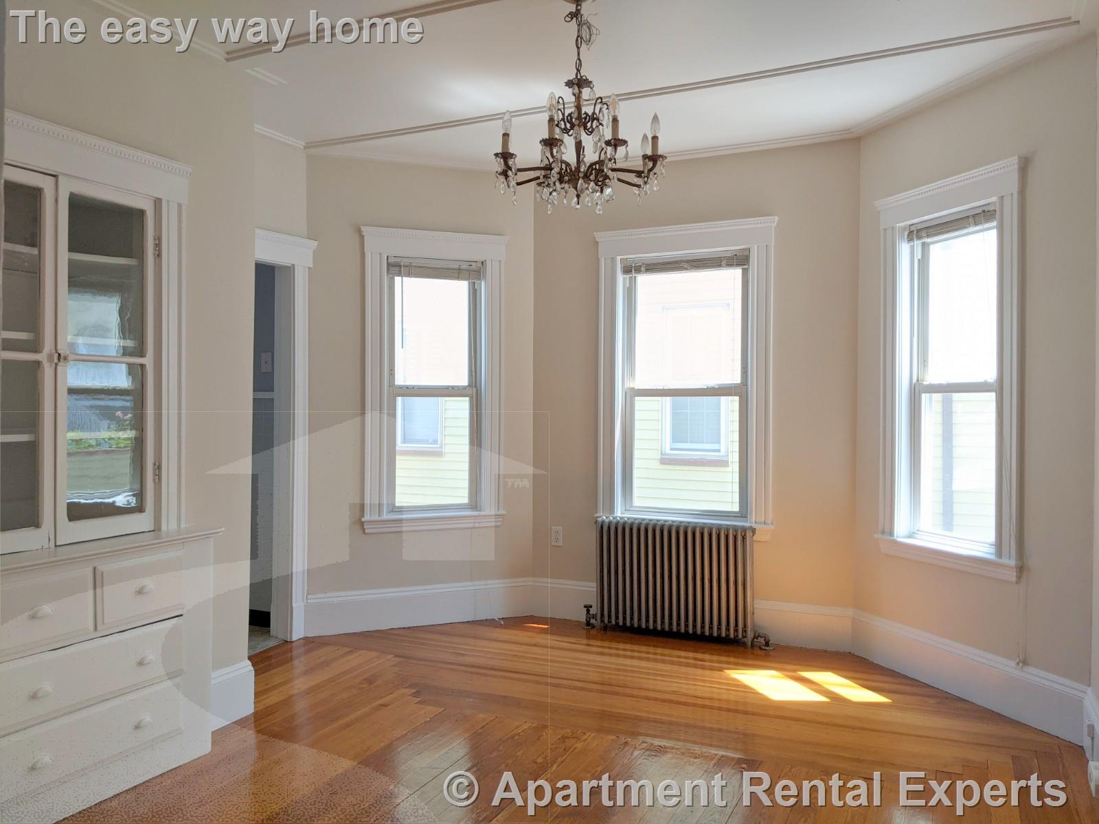 39 Pearson Rd, Tufts