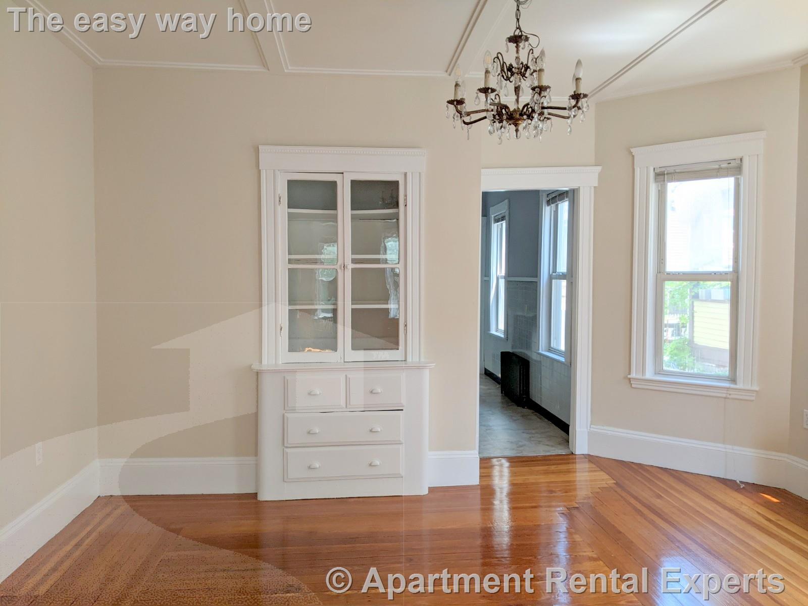 39 Pearson Rd, Tufts