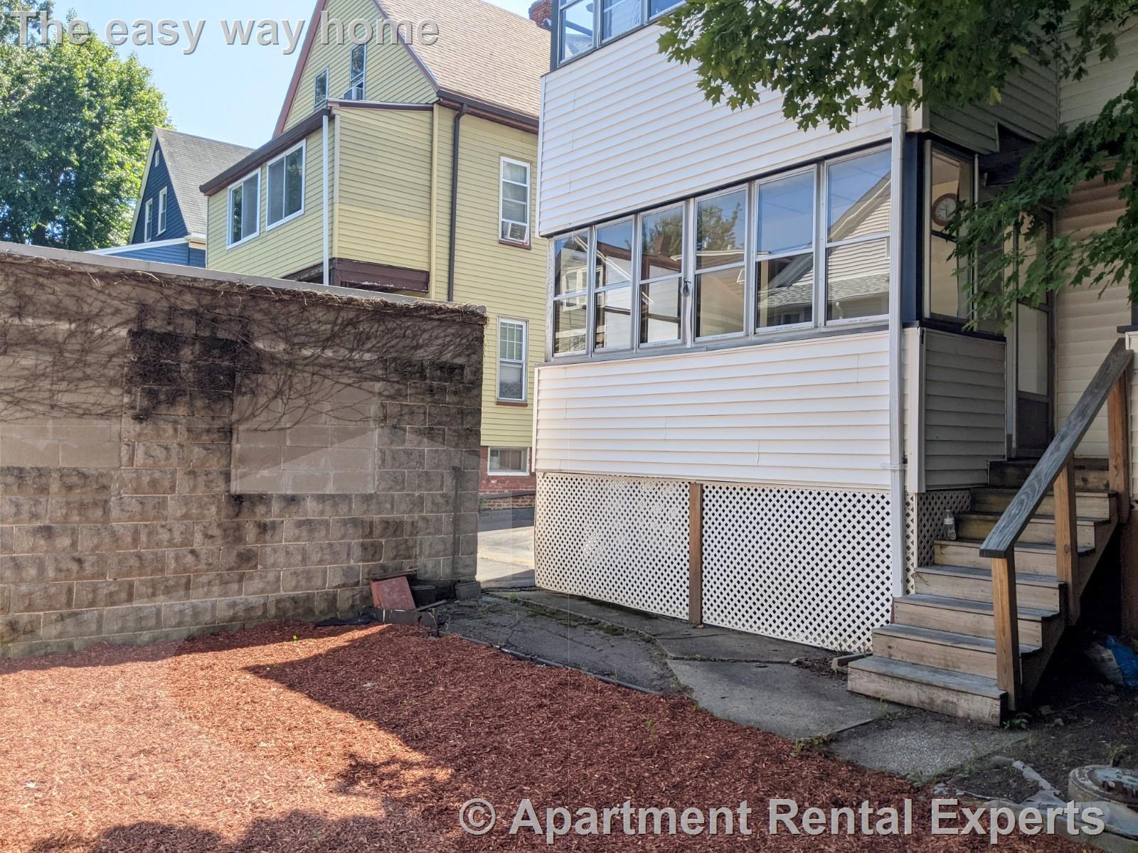 39 Pearson Rd, Tufts