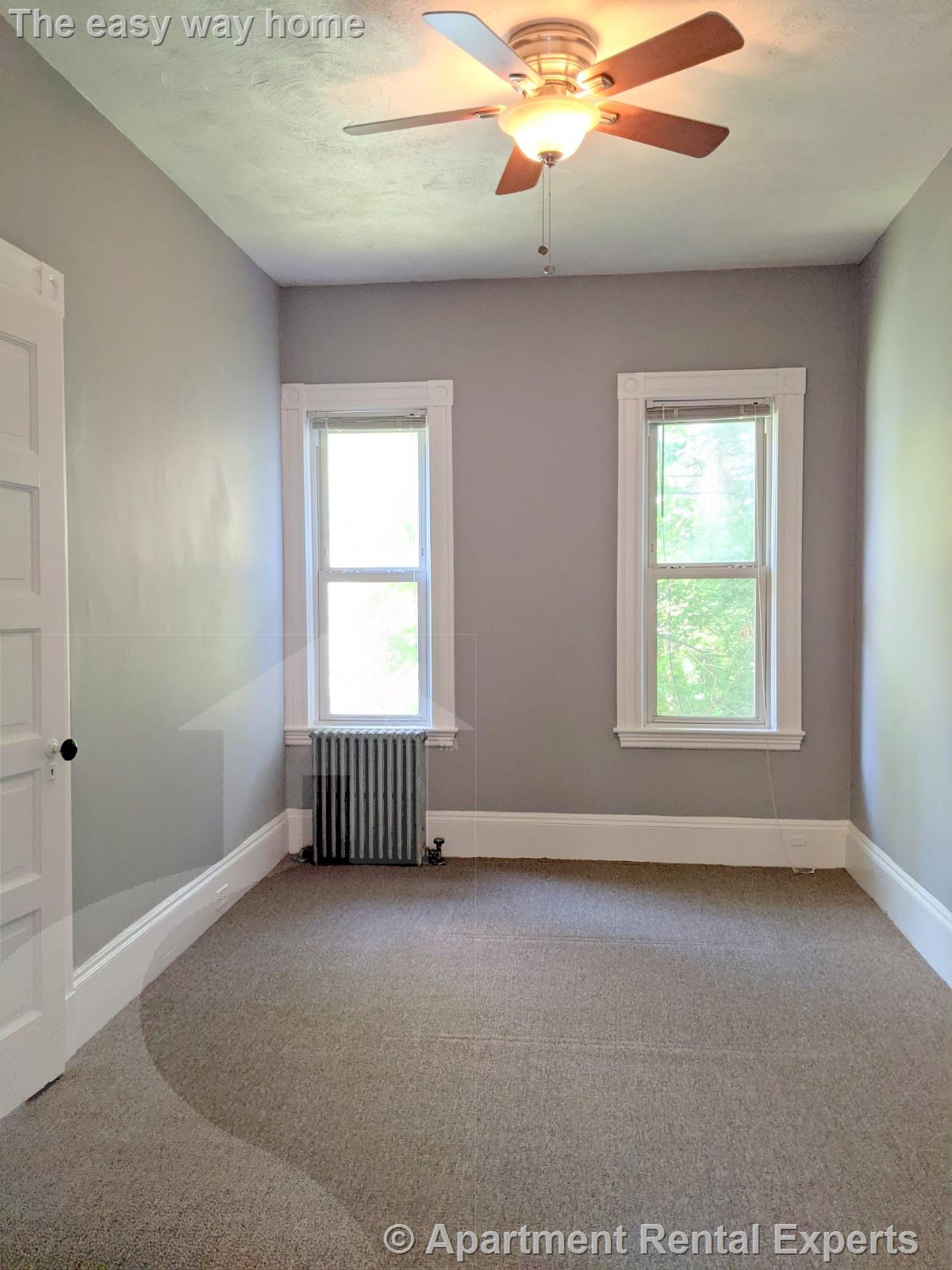 39 Pearson Rd, Tufts