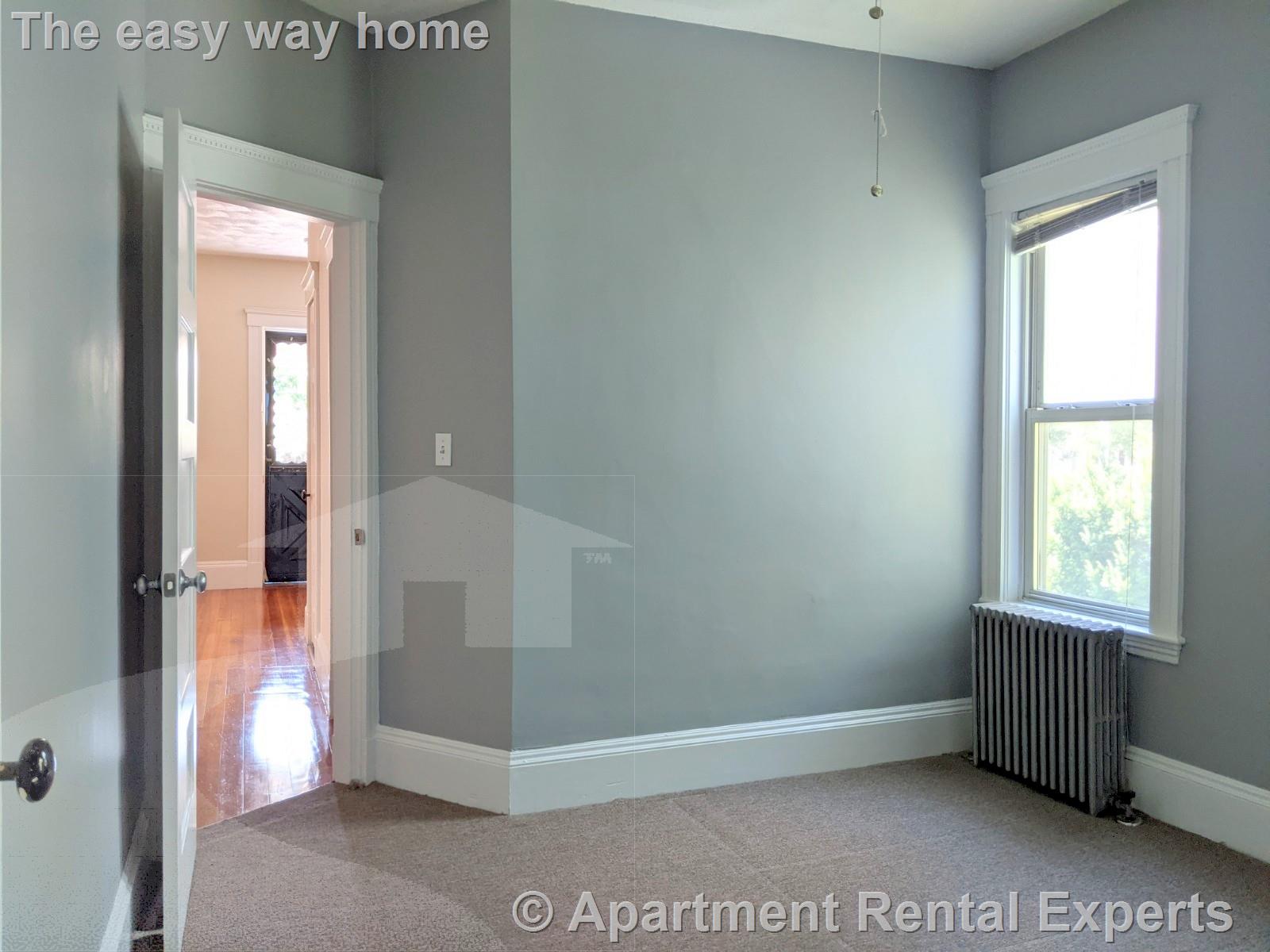 39 Pearson Rd, Tufts