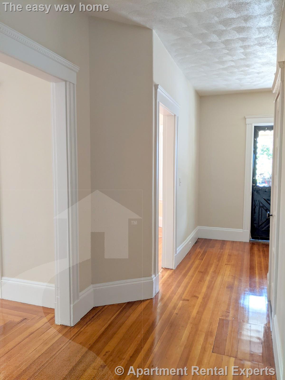 39 Pearson Rd, Tufts