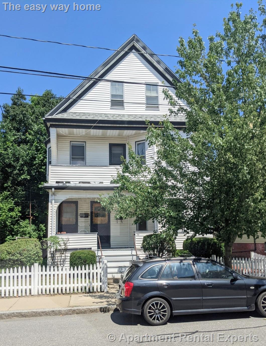 39 Pearson Rd, Tufts
