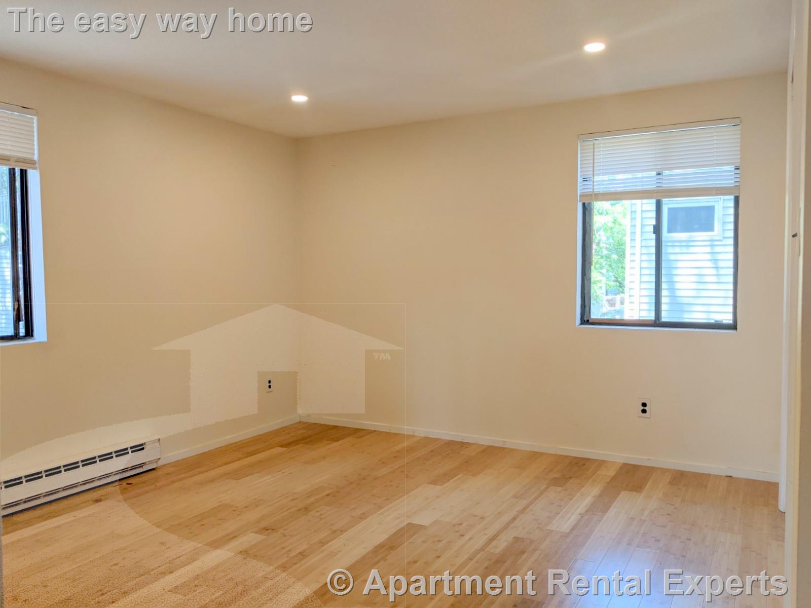 102 Alpine St, Magoun Square