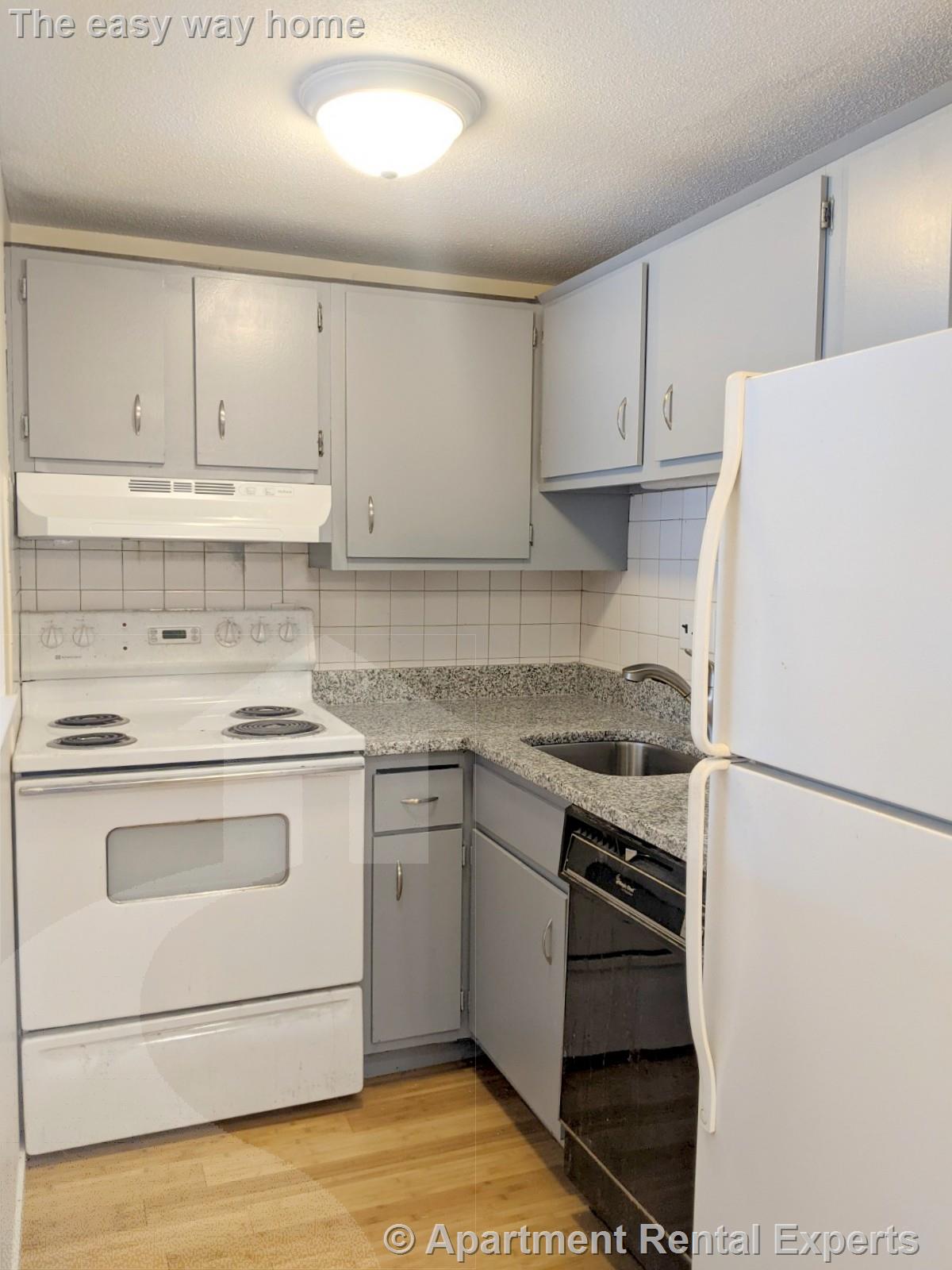 102 Alpine St, Magoun Square