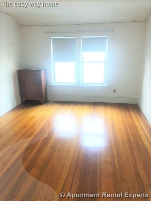 24 Gold Star Rd, Davis Square