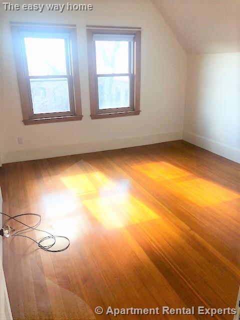 24 Gold Star Rd, Davis Square