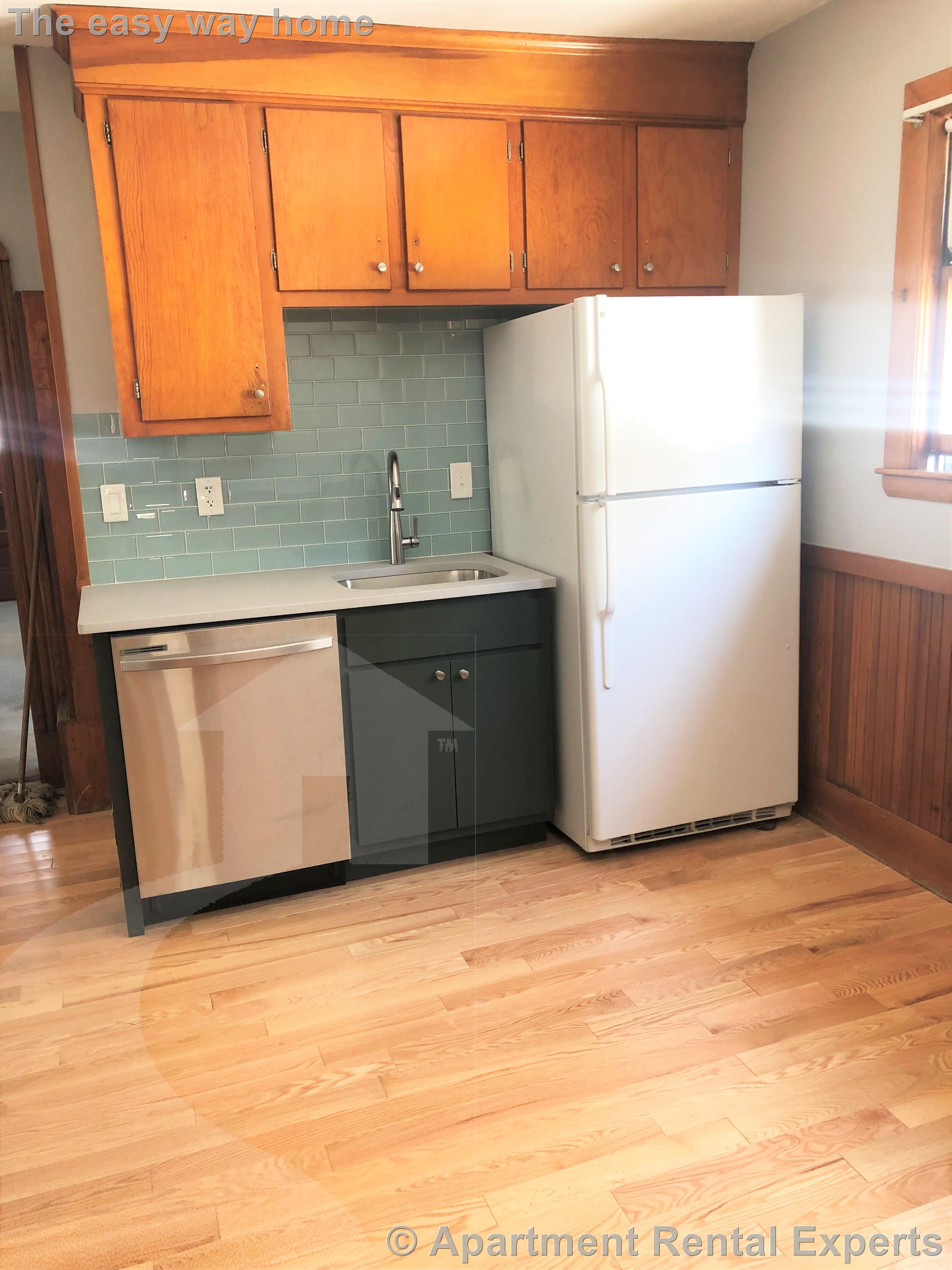 24 Gold Star Rd, Davis Square