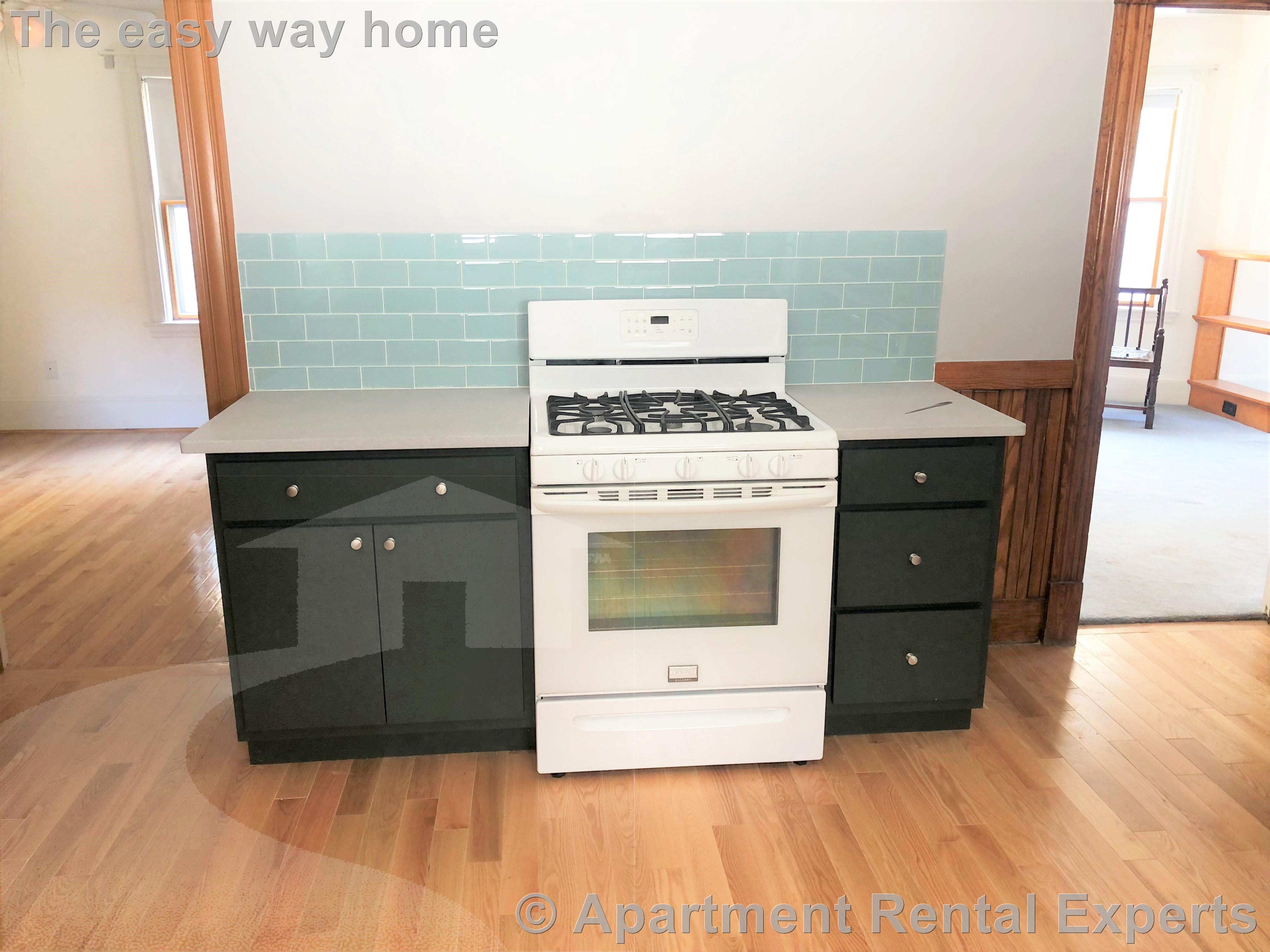 24 Gold Star Rd, Davis Square