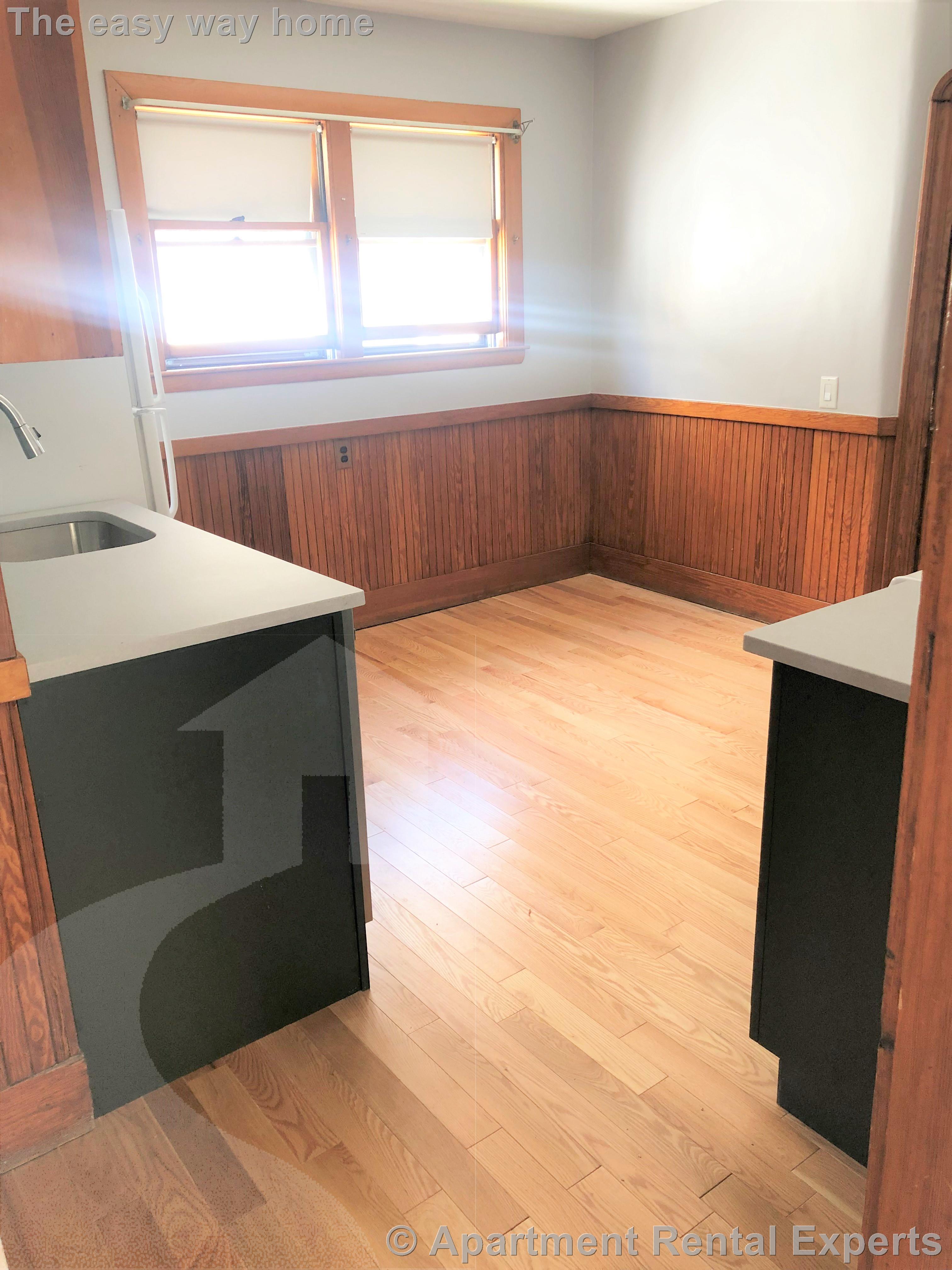 24 Gold Star Rd, Davis Square