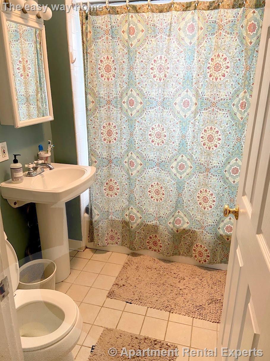 41 Bay State Ave, Davis Square