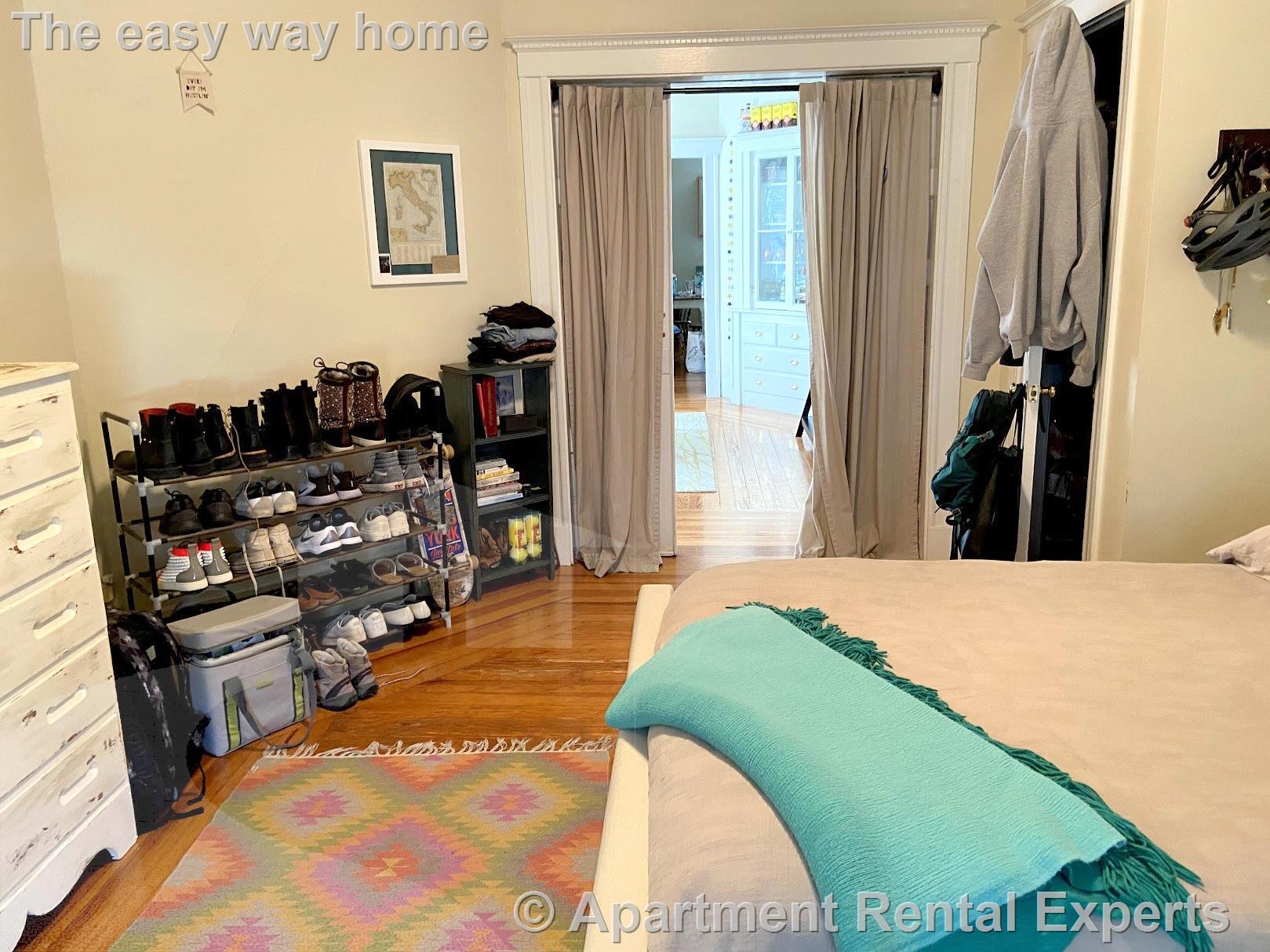 41 Bay State Ave, Davis Square