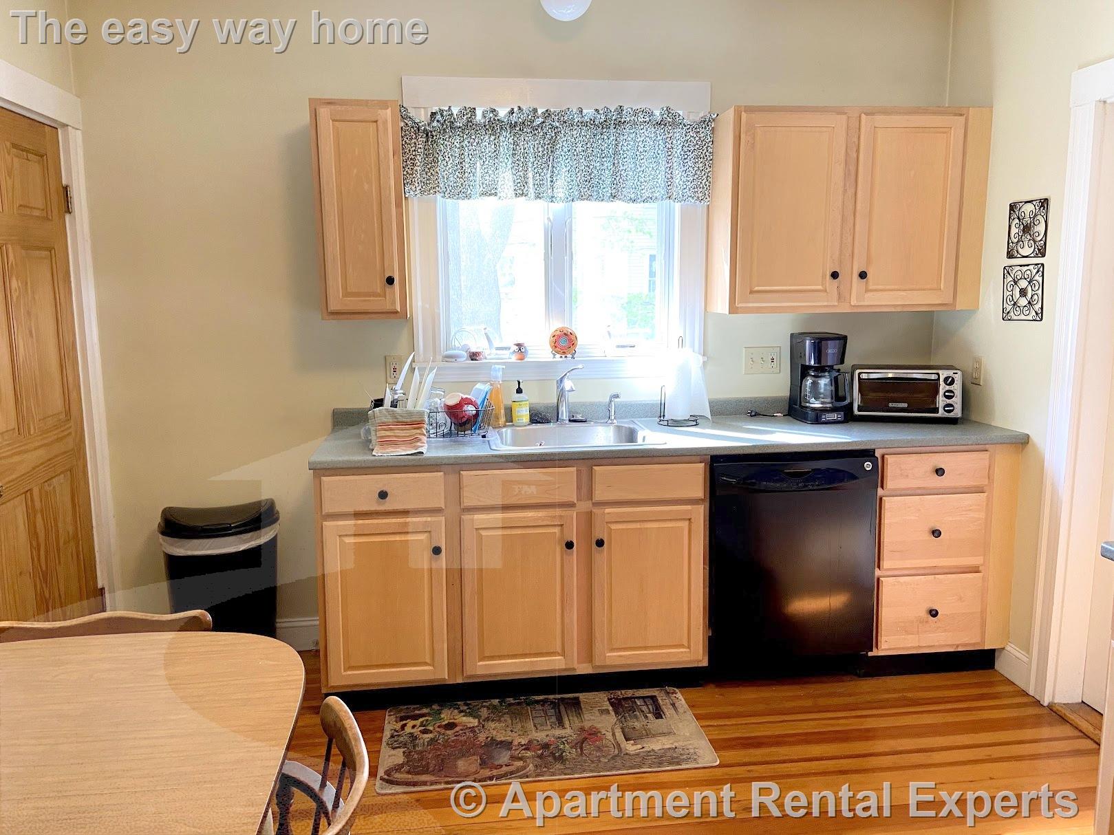 41 Bay State Ave, Davis Square