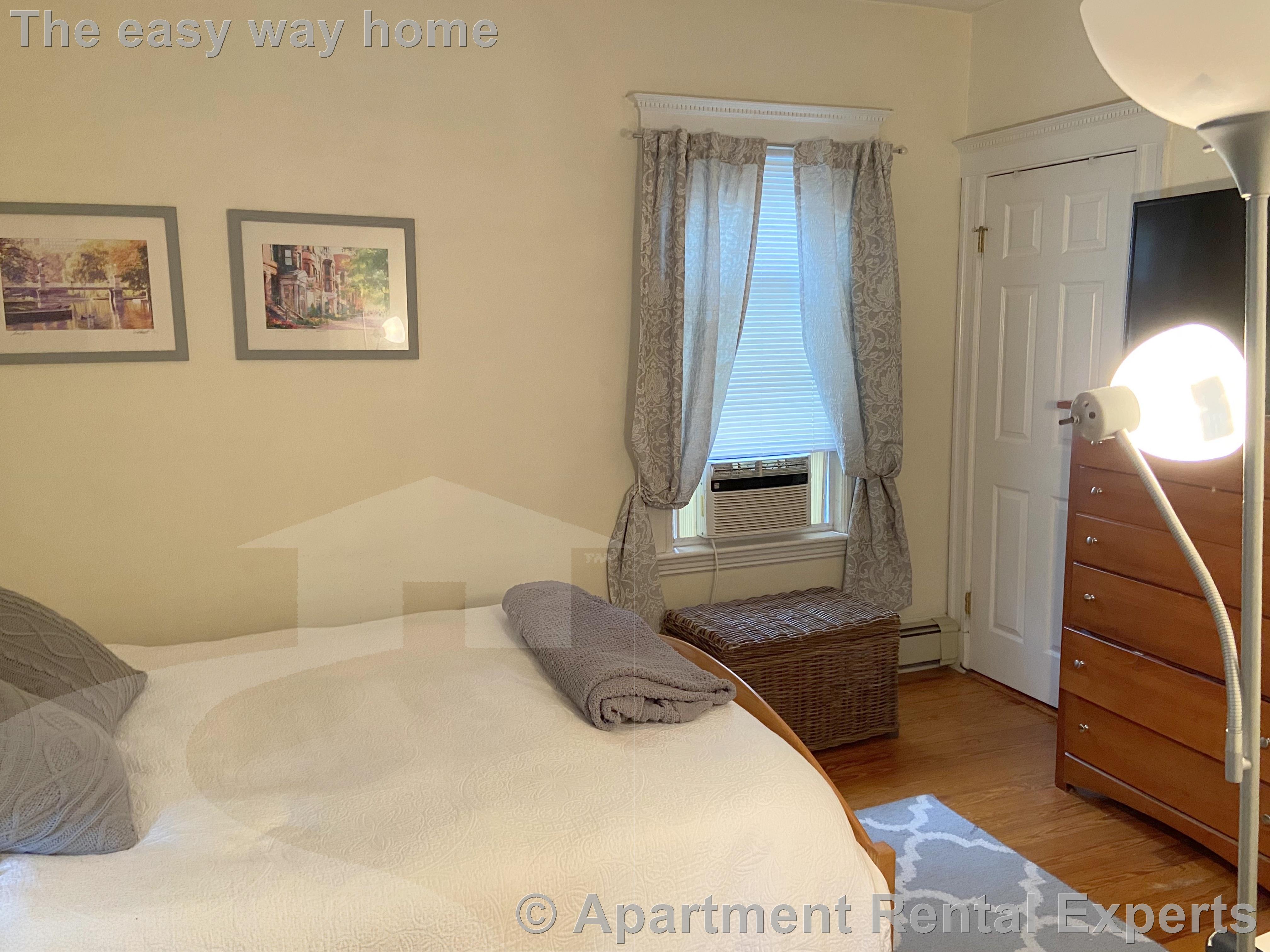 41 Bay State Ave, Davis Square