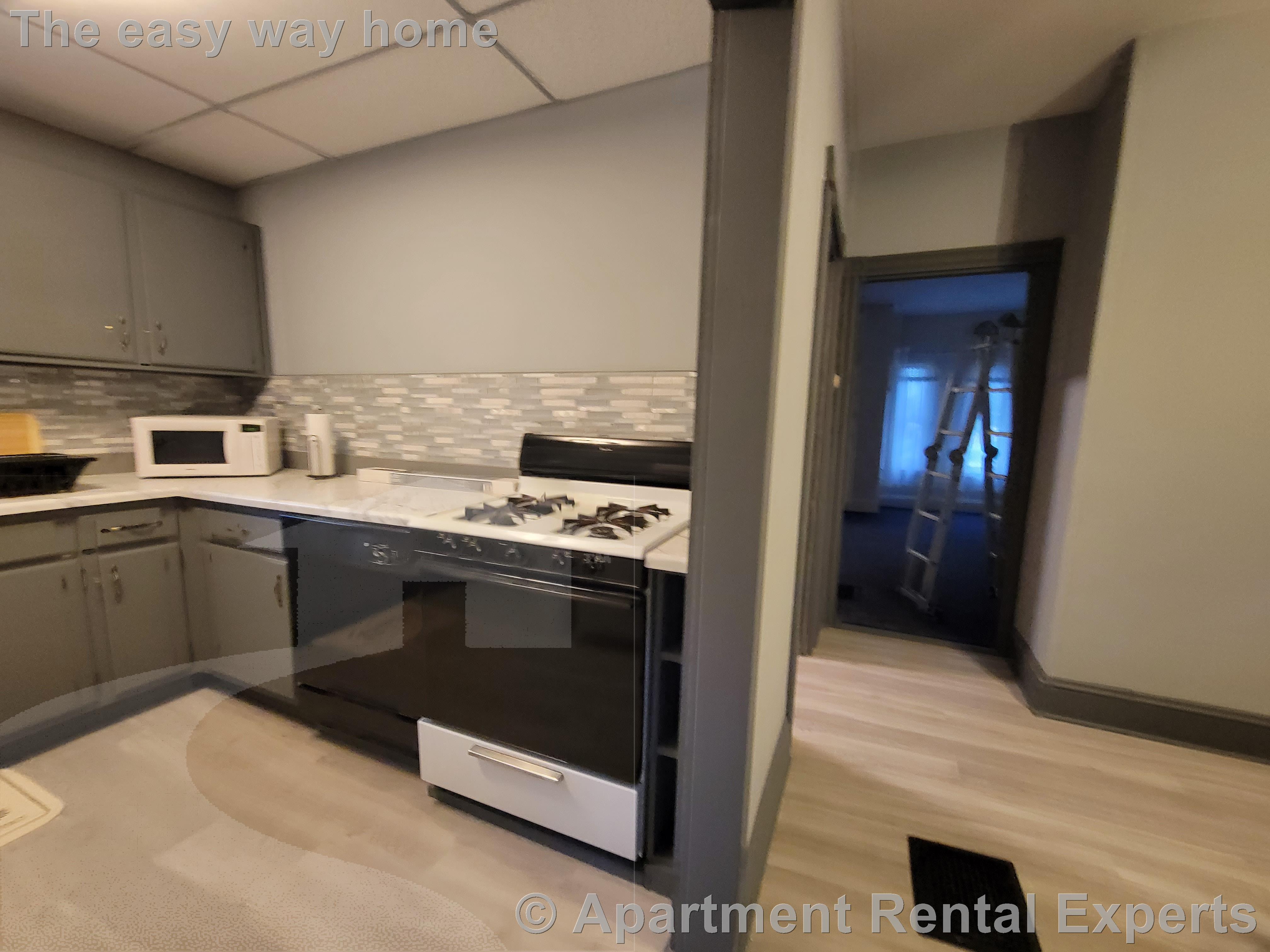 28 Monmouth St, Spring Hill