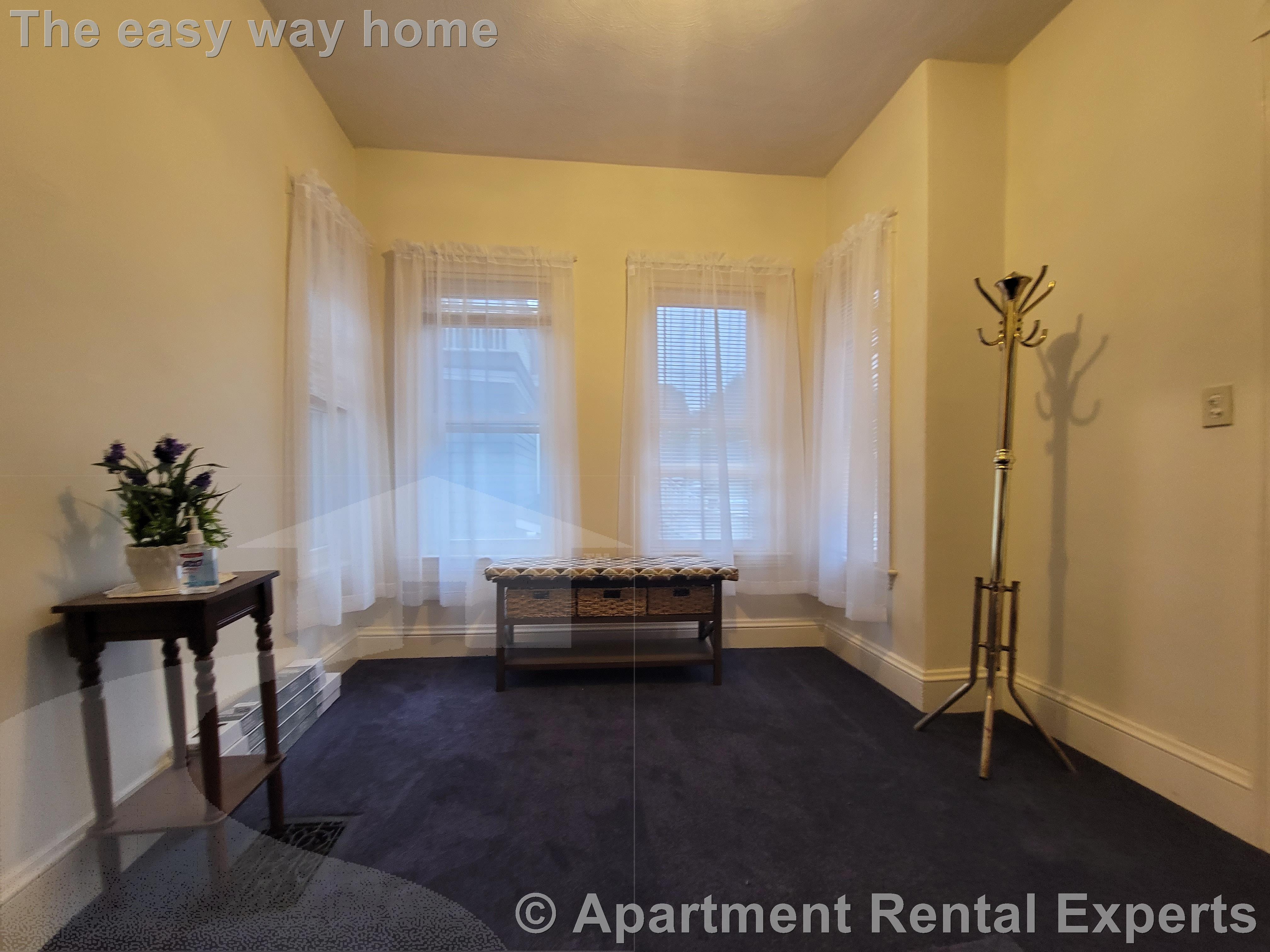 28 Monmouth St, Spring Hill