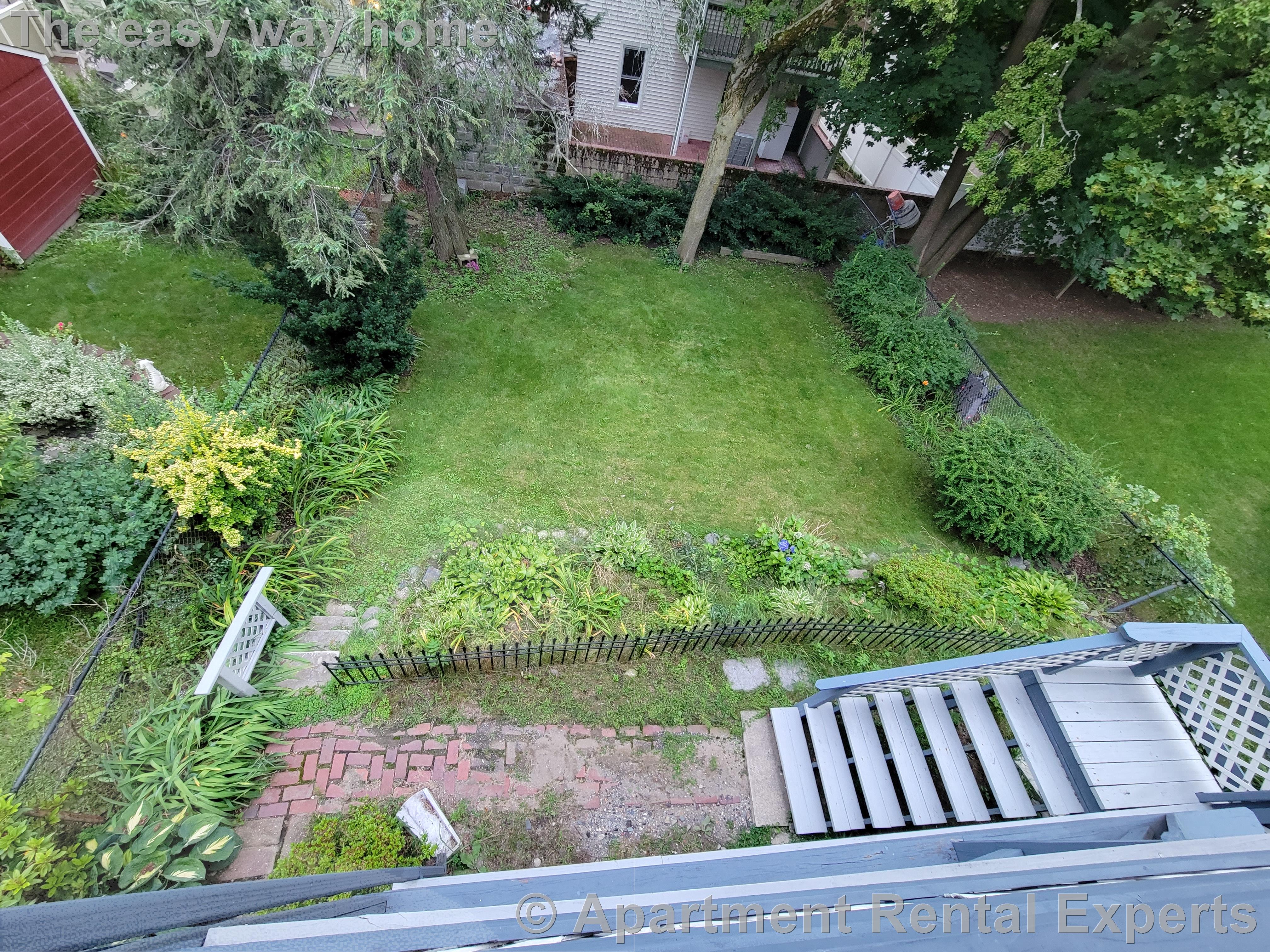 28 Monmouth St, Spring Hill