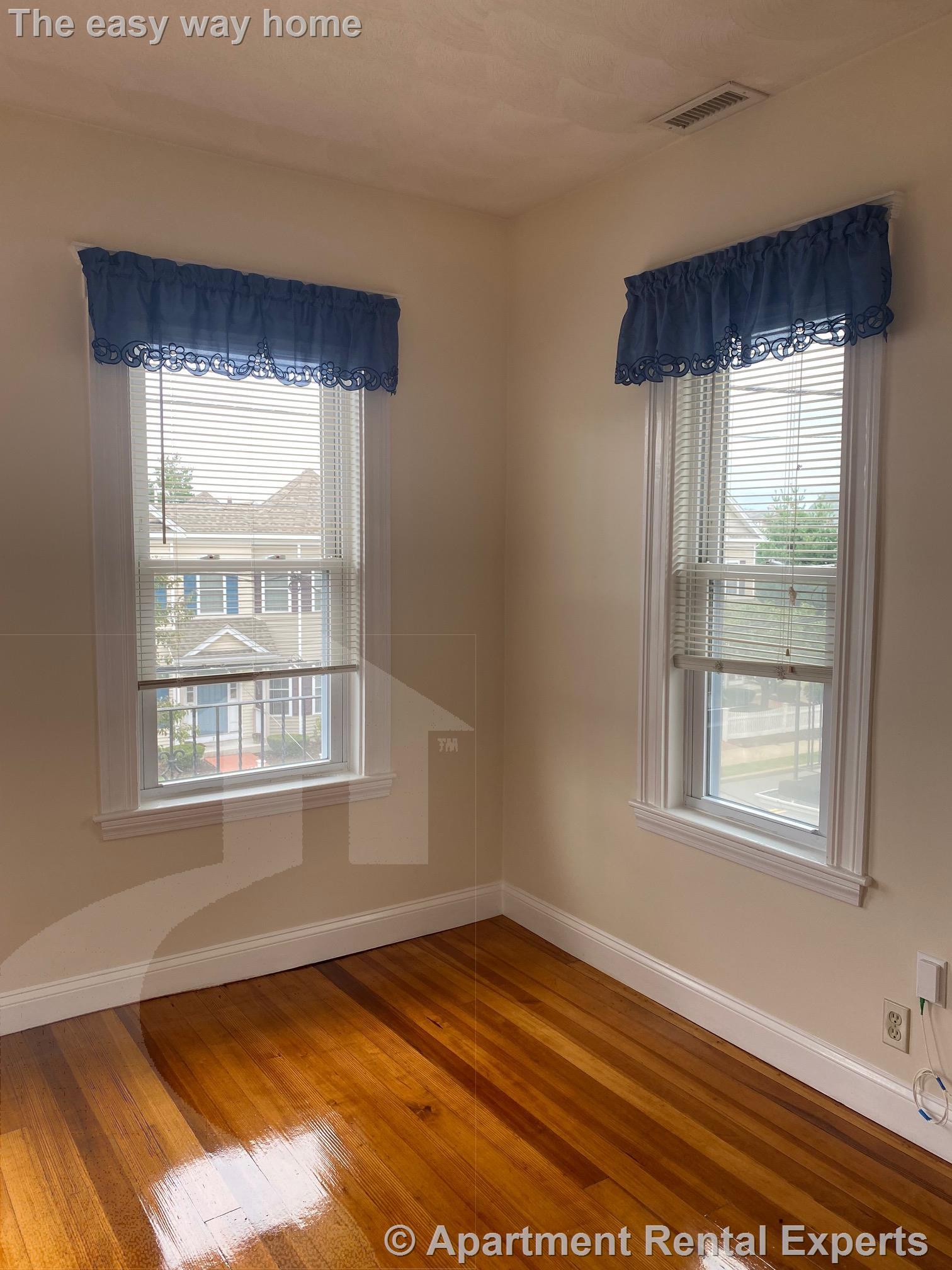 188 Harvard St, Tufts