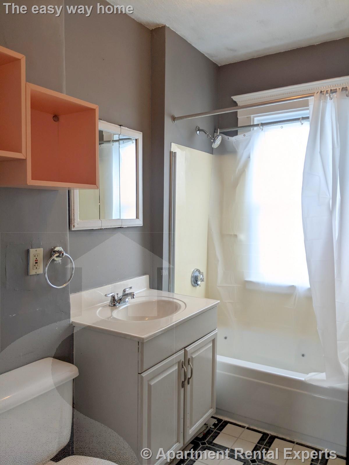 3-5 Newbury St, Teele Square