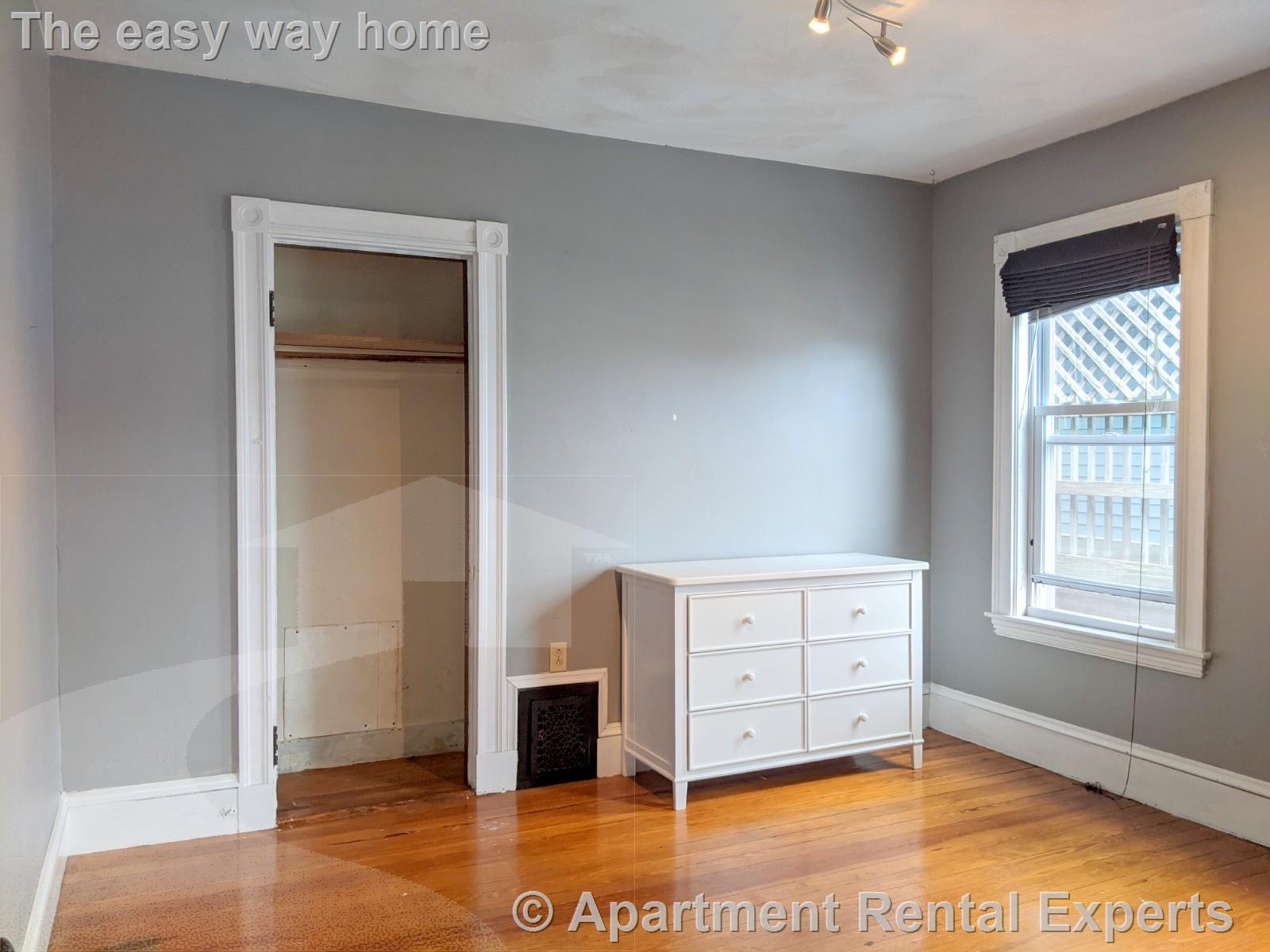 3-5 Newbury St, Teele Square