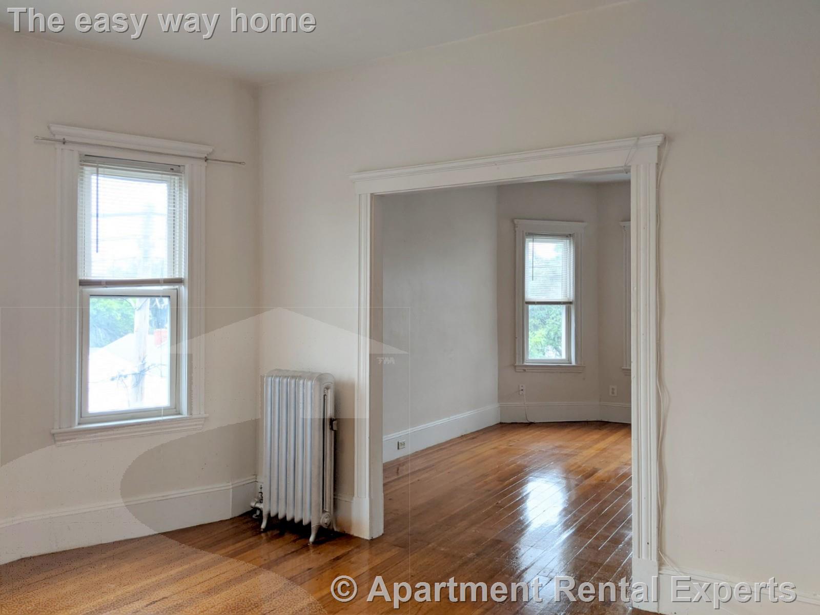 104 Conwell Ave, Tufts