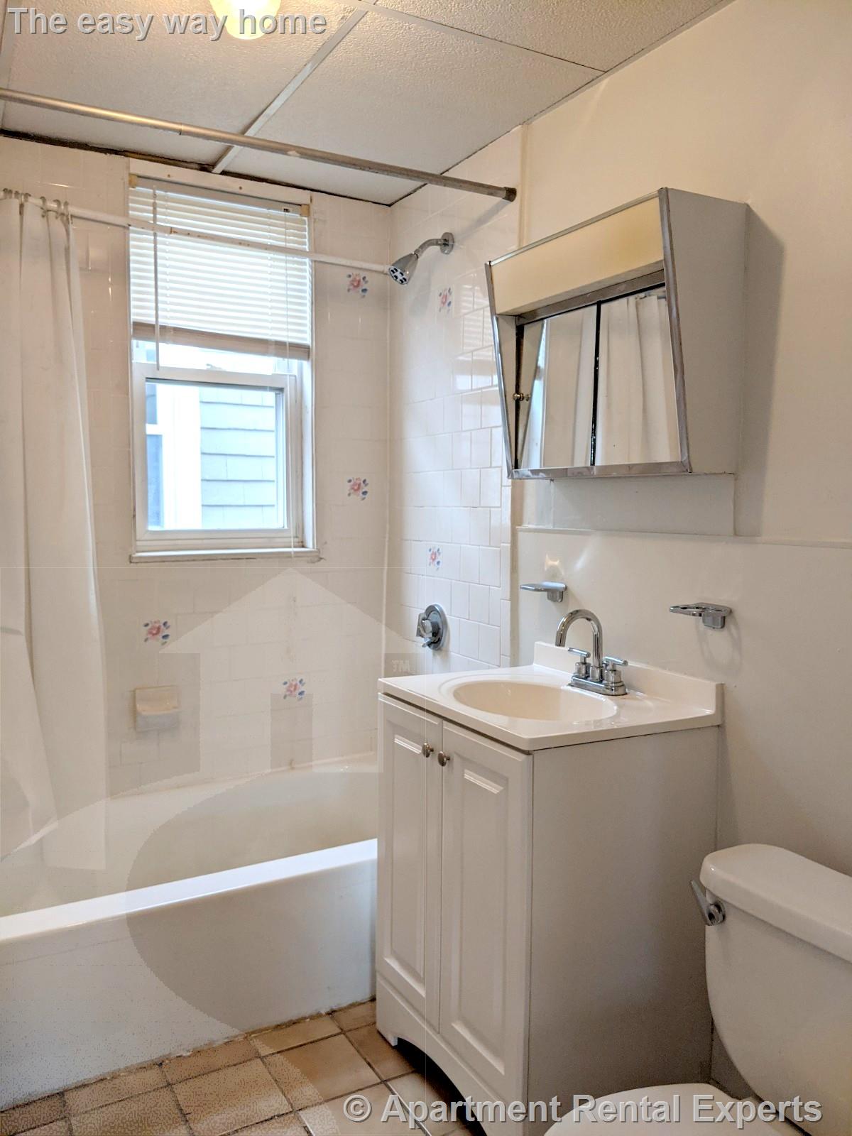 104 Conwell Ave, Tufts