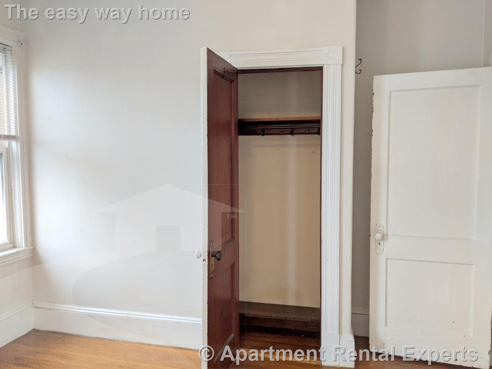 104 Conwell Ave, Tufts