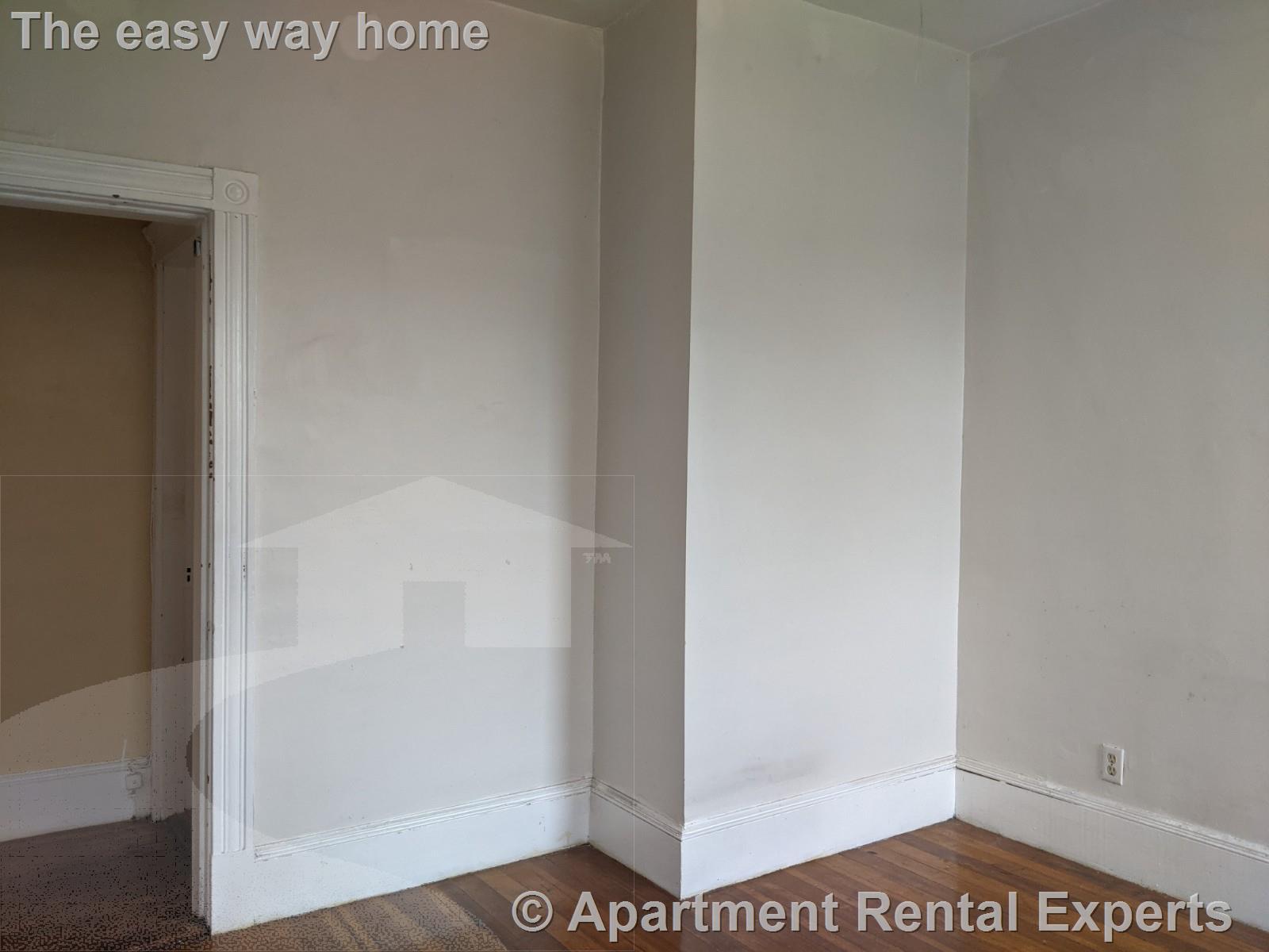 104 Conwell Ave, Tufts