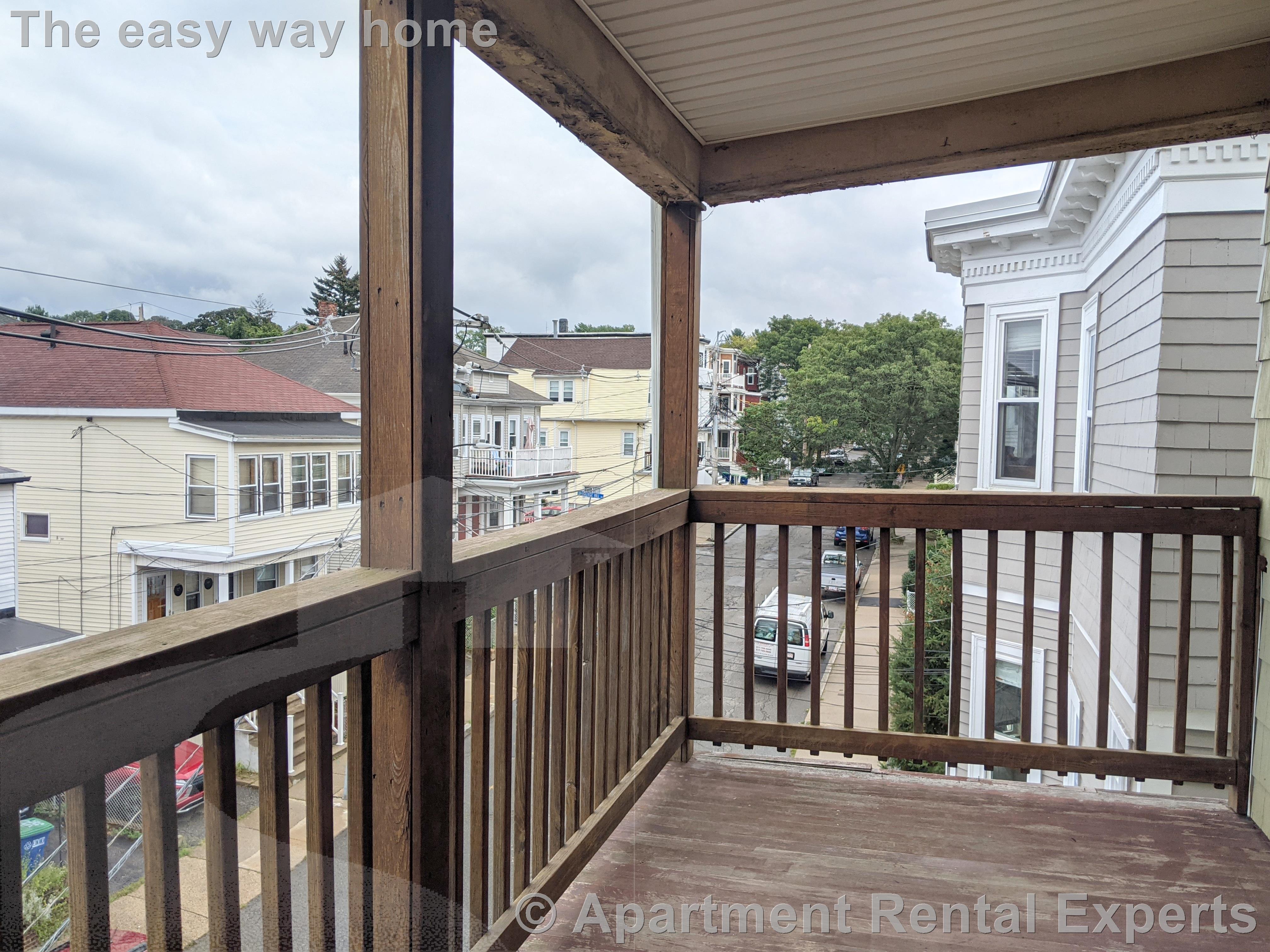 104 Conwell Ave, Tufts