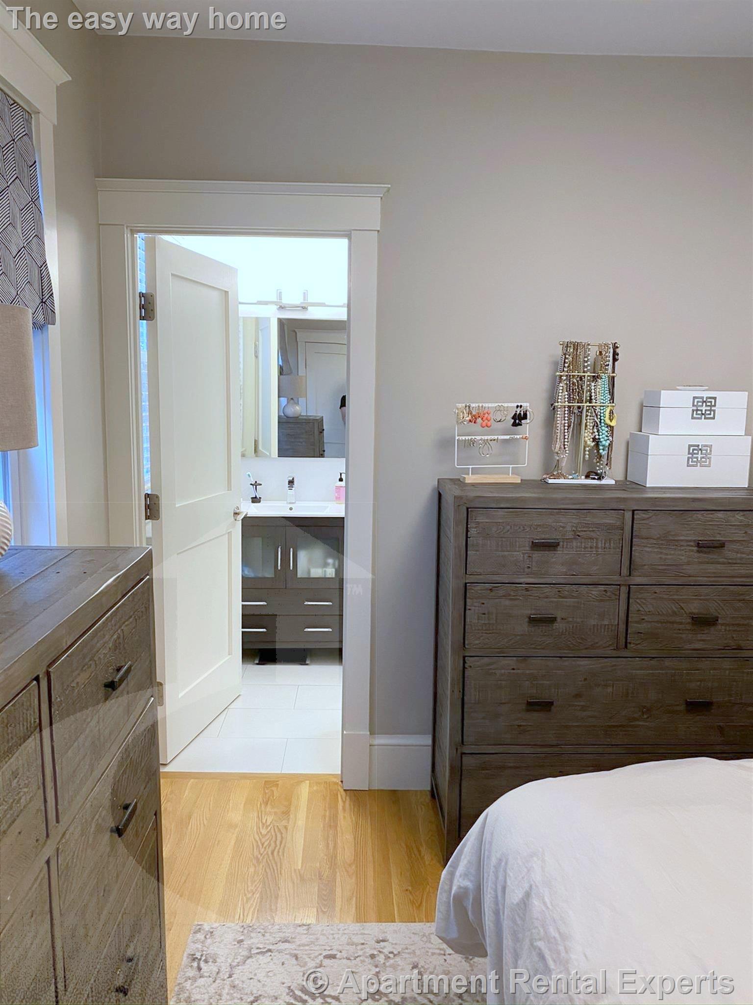 27 Cameron Ave, Davis Square