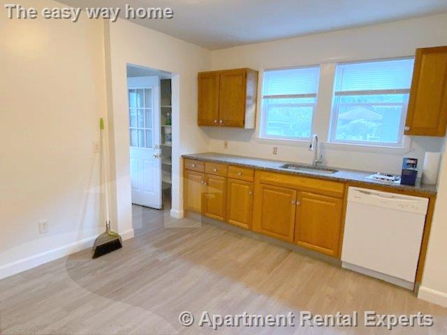 25 Conwell Ave, Tufts