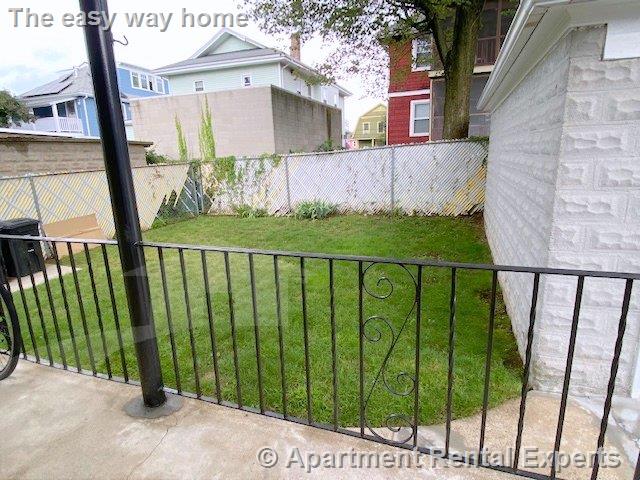 25 Conwell Ave, Tufts