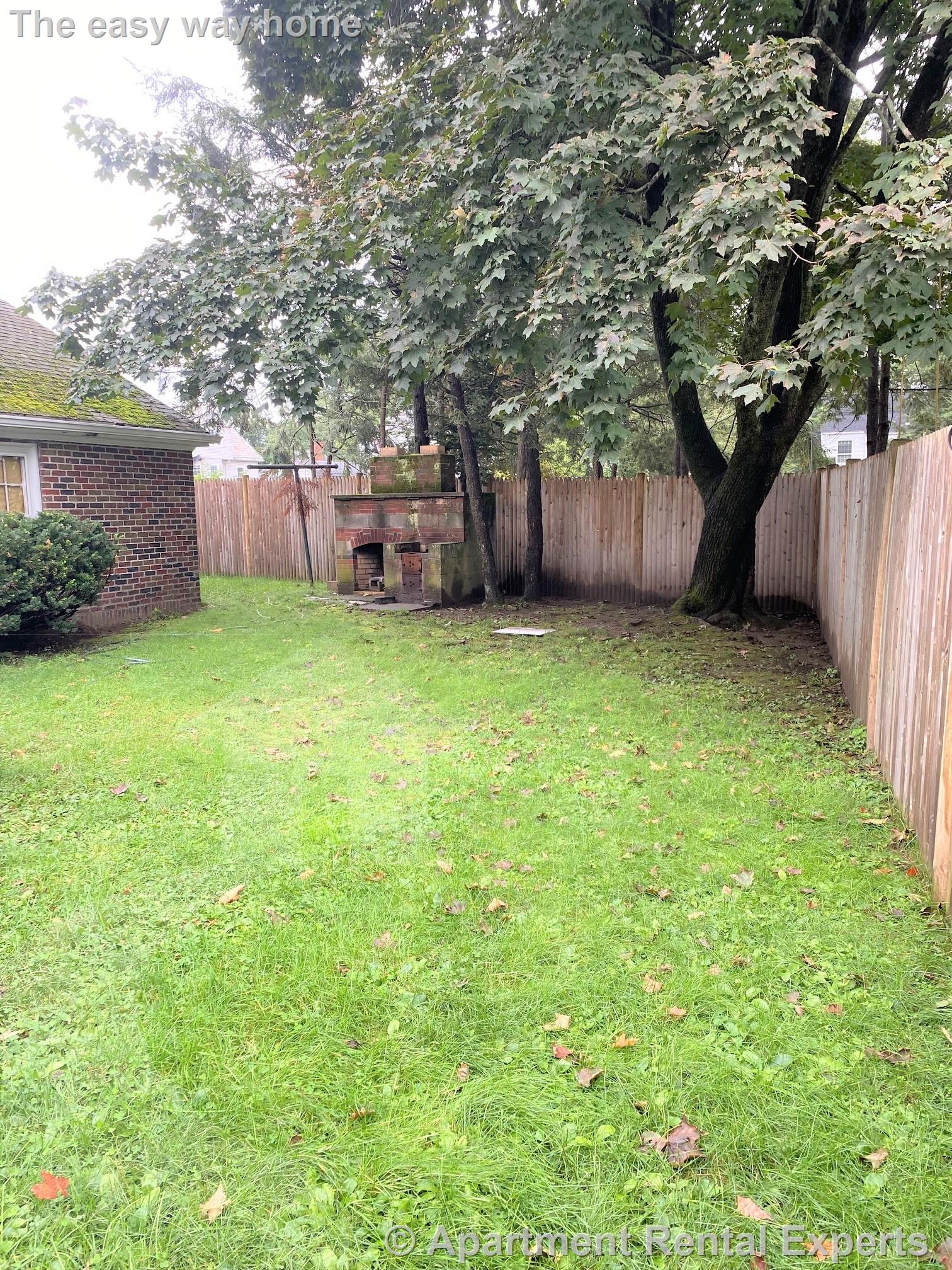 364 Auburndale Ave, Auburndale