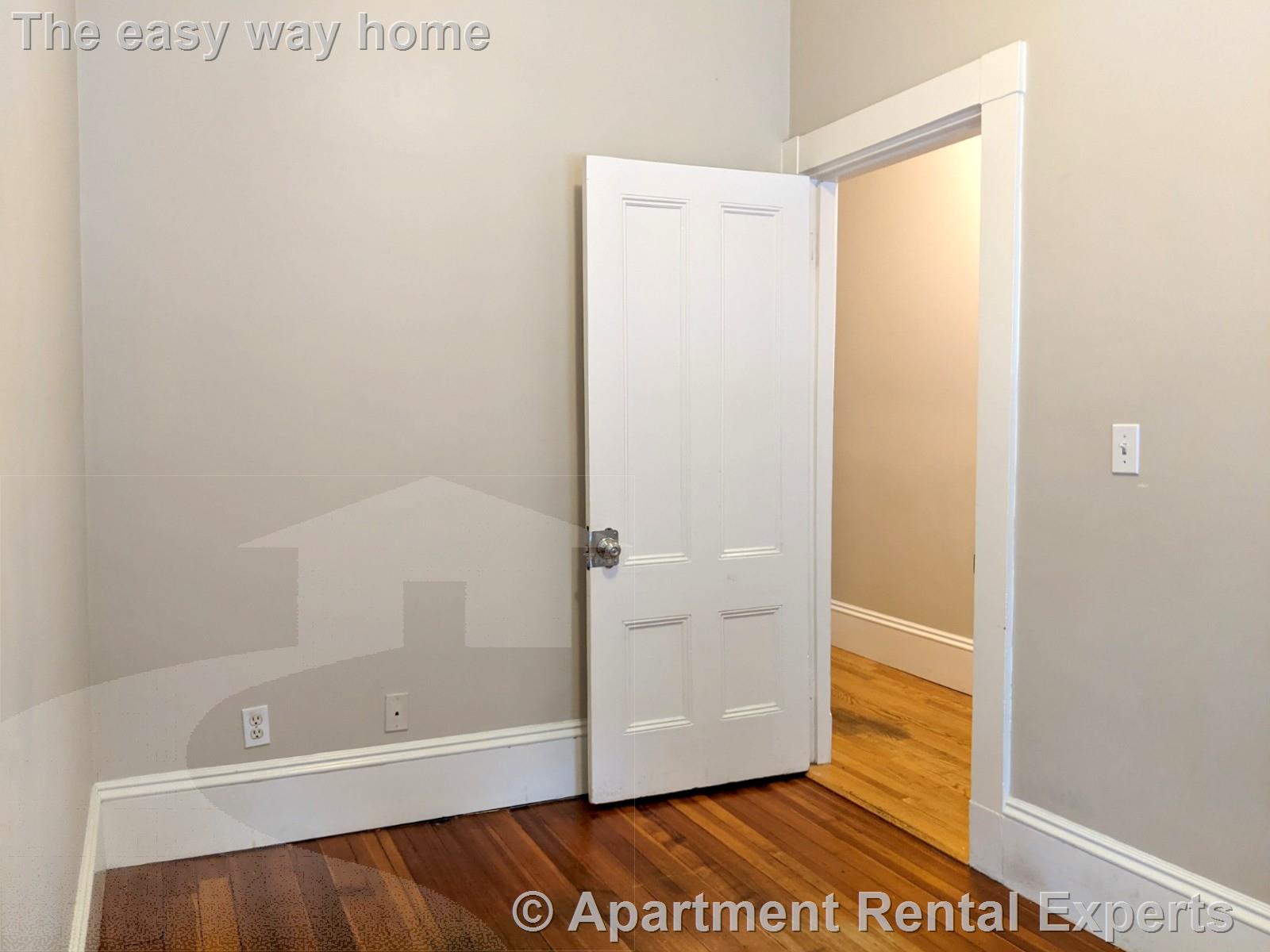 18 Park Ave, Davis Square