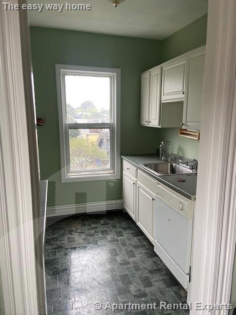 90 Holland St, Davis Square