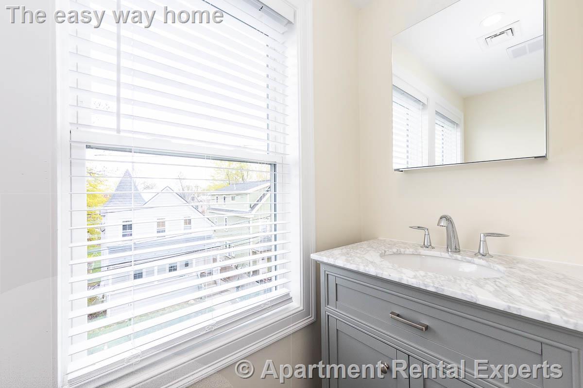 28 Albion St, Ball Square